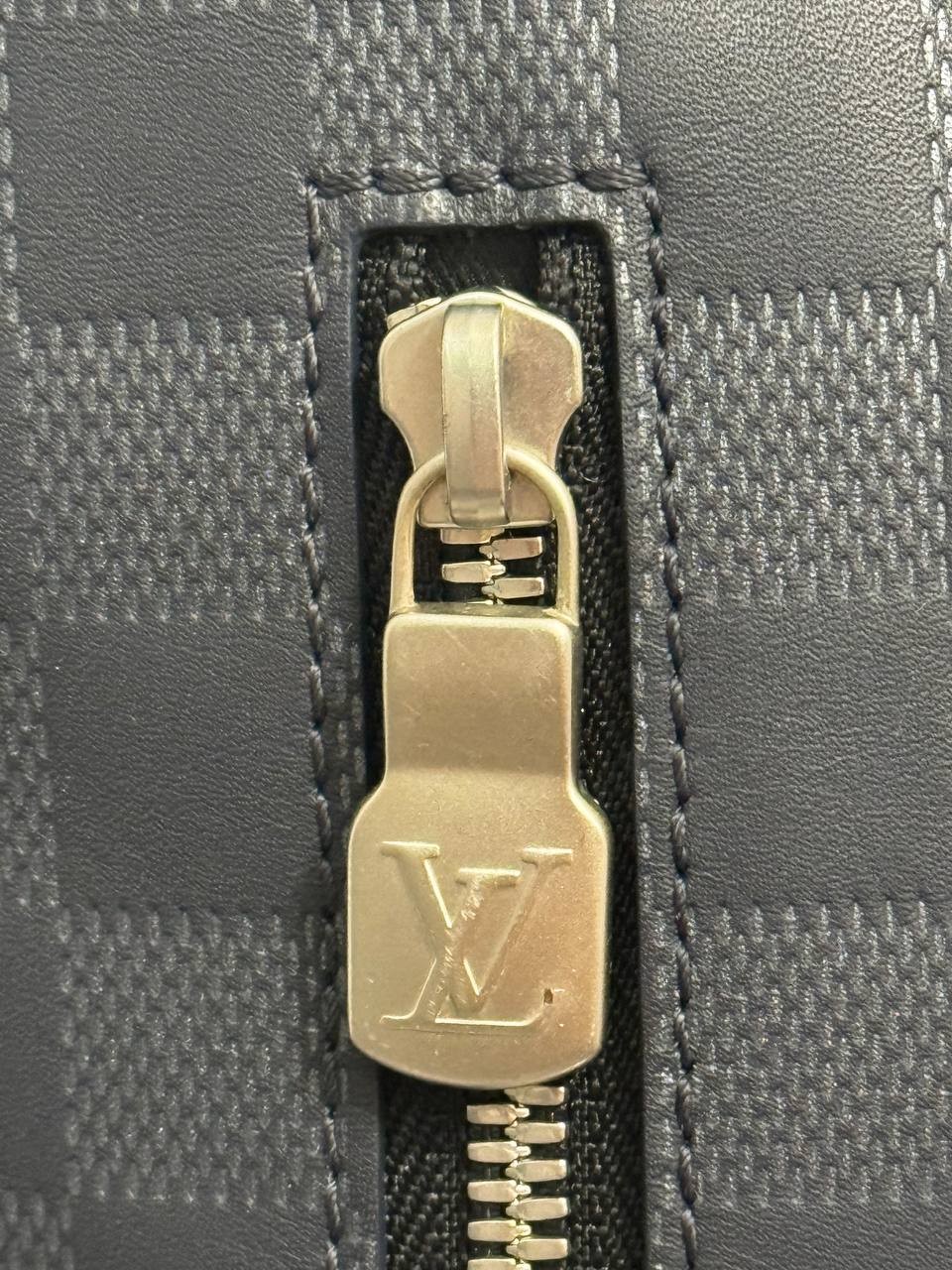 Louis Vuitton Discovery 7