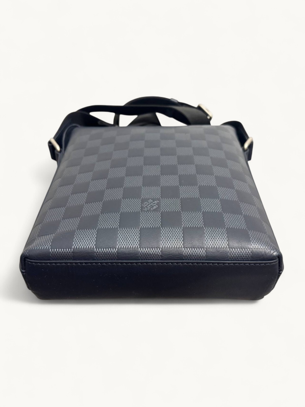 Louis Vuitton Discovery 6