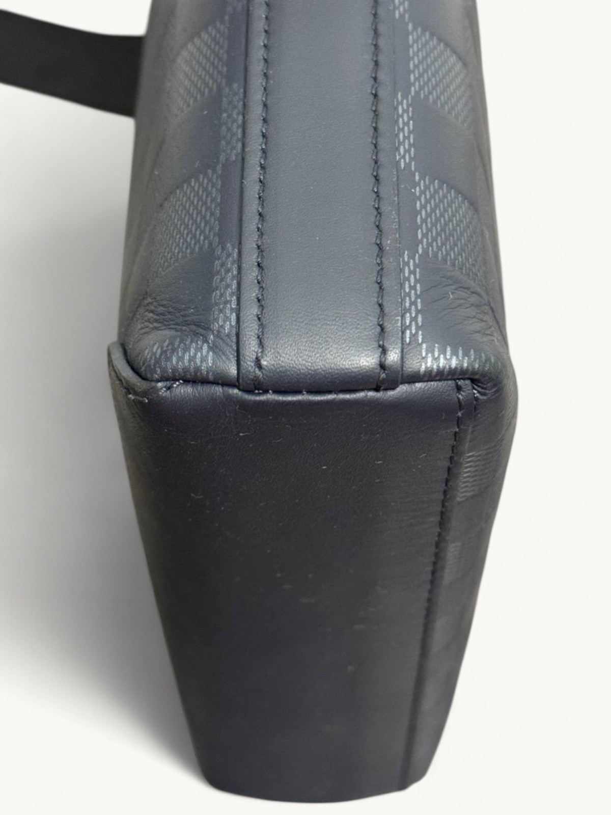 Louis Vuitton Discovery 4