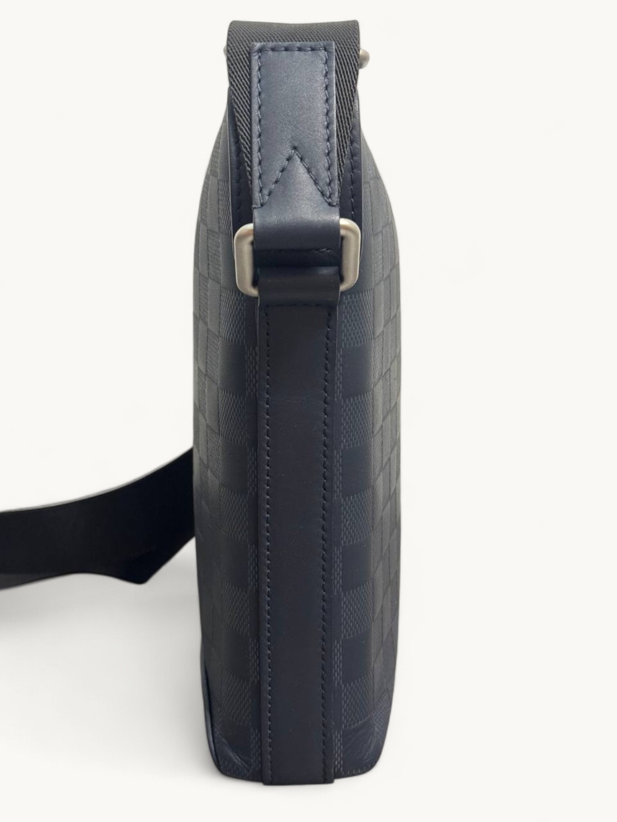 Louis Vuitton Discovery 2