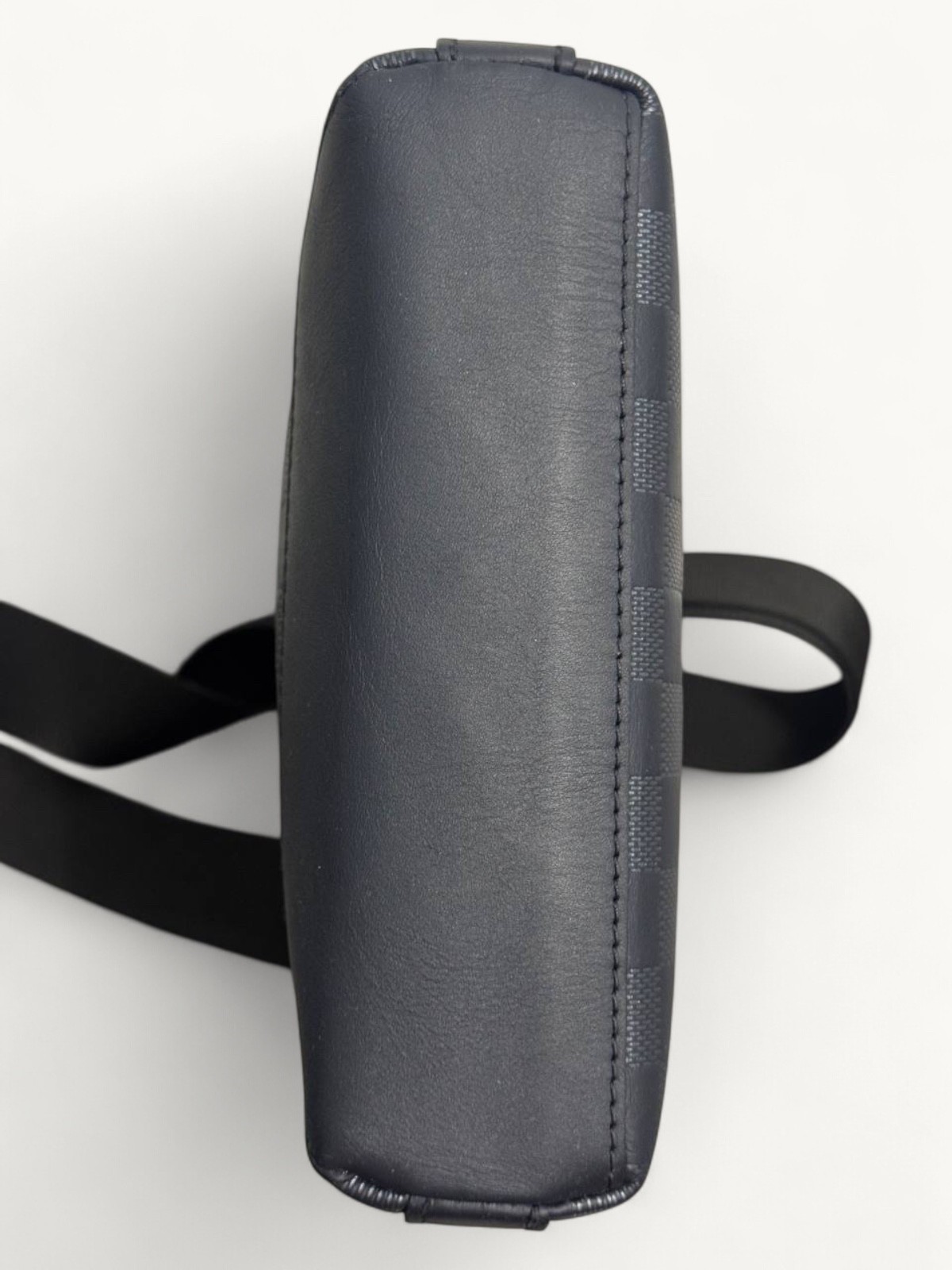 Louis Vuitton Discovery 3