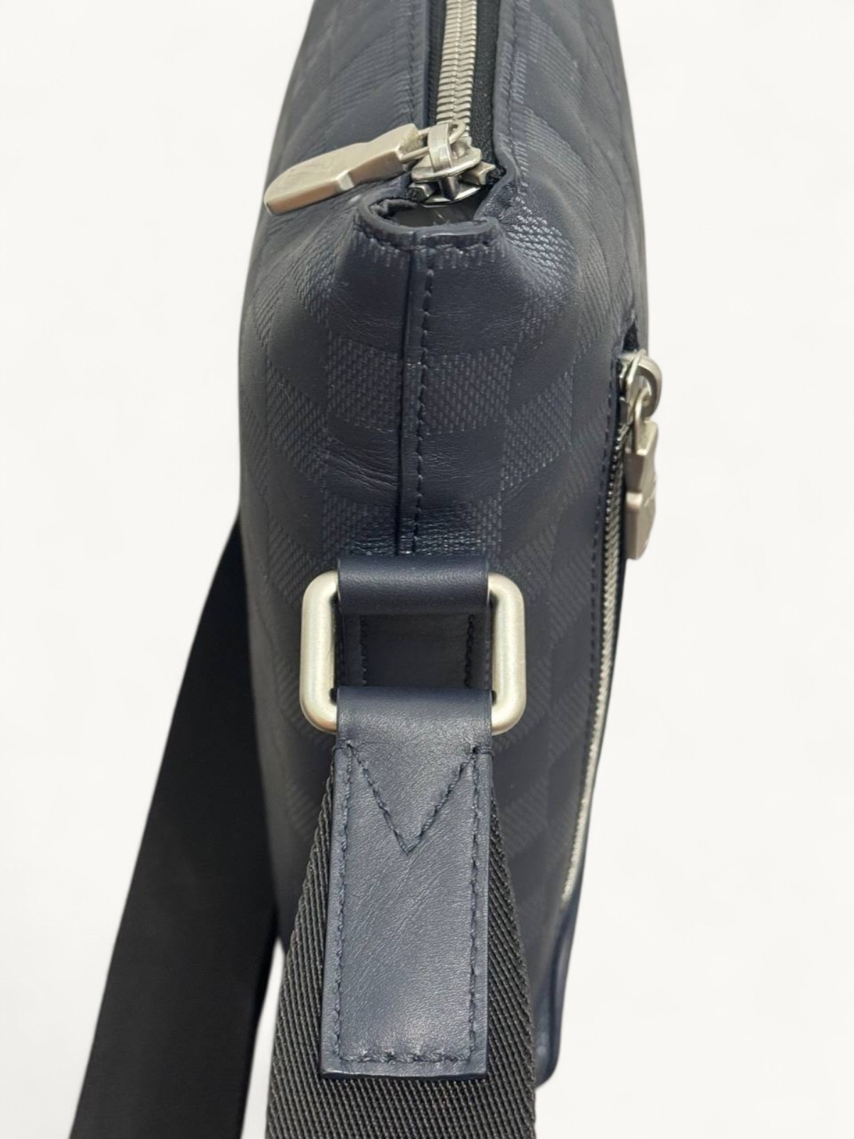 Louis Vuitton Discovery 12