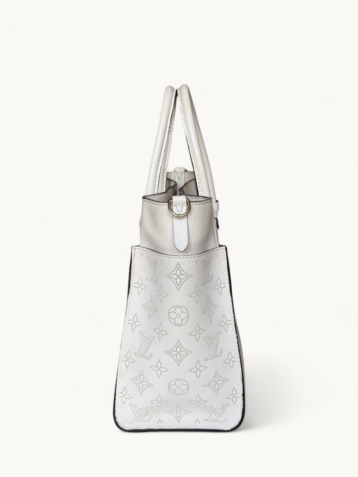 Louis Vuitton On My Side 1