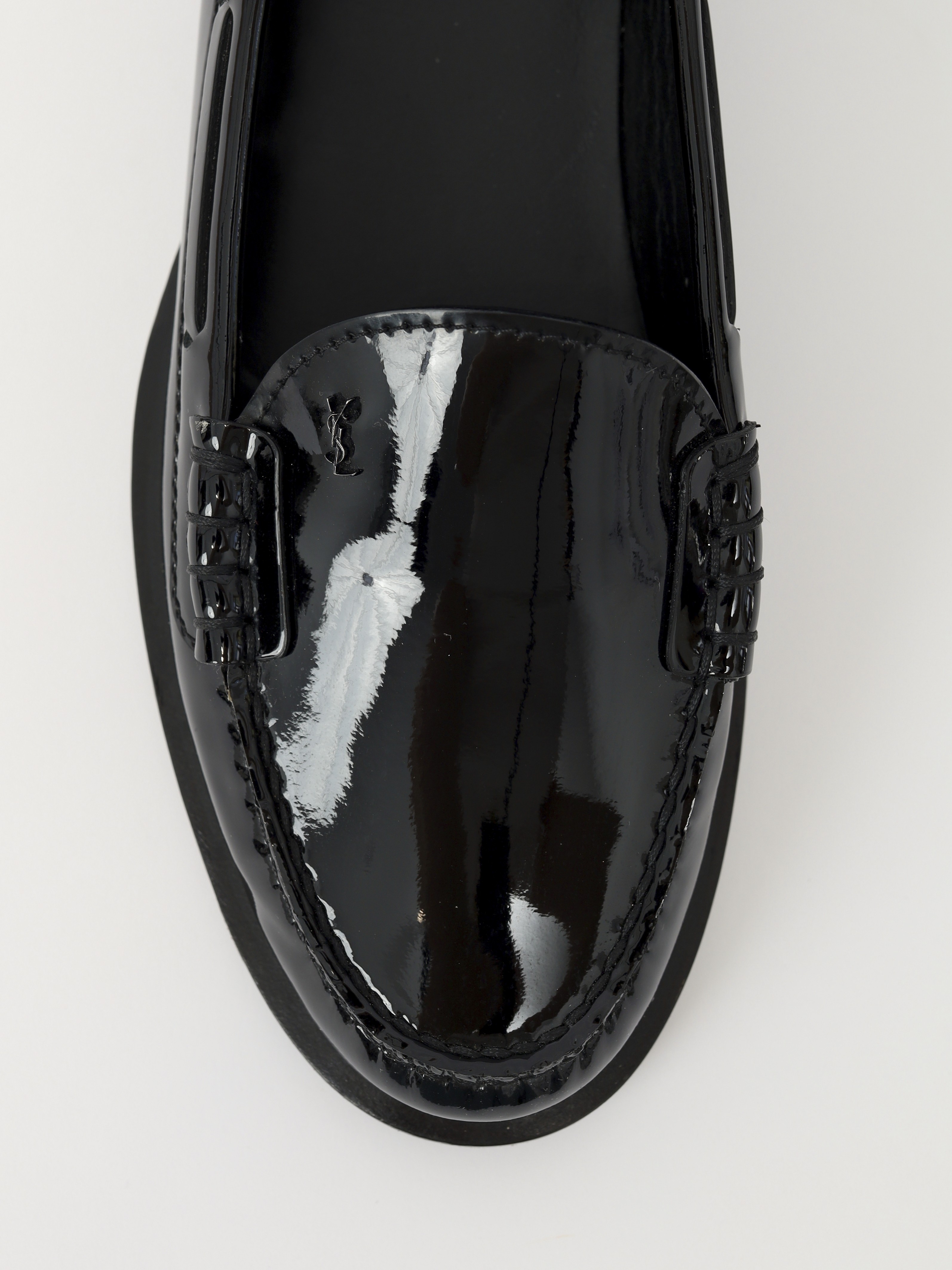 Saint Laurent  37 5