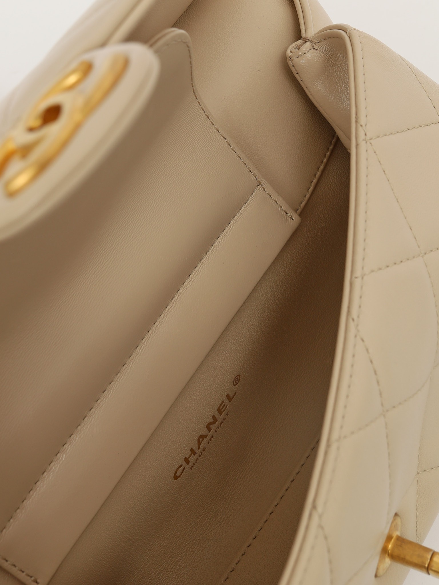 Chanel Leather Bag 9