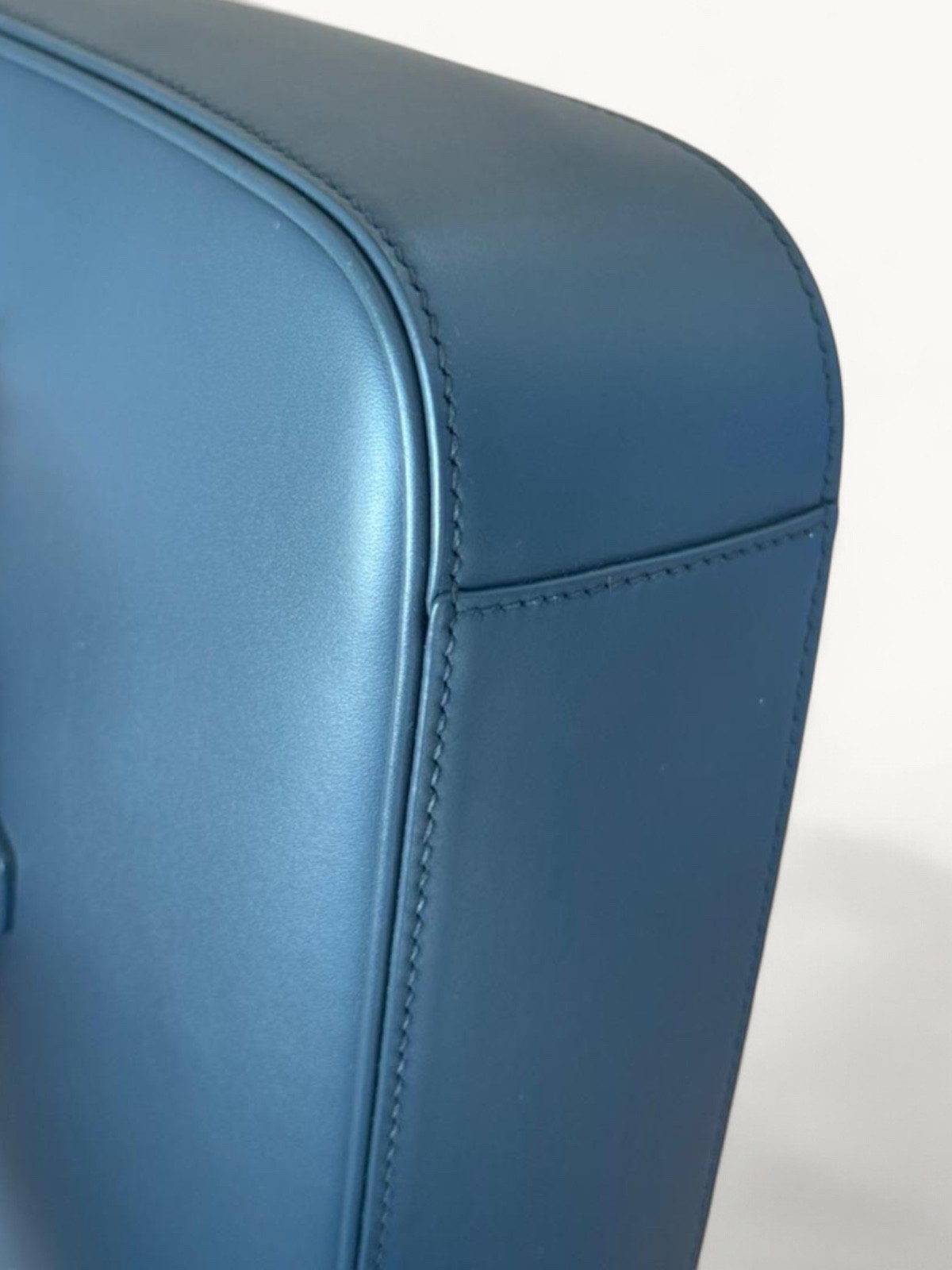 Saint Laurent Le 5 a 7 5