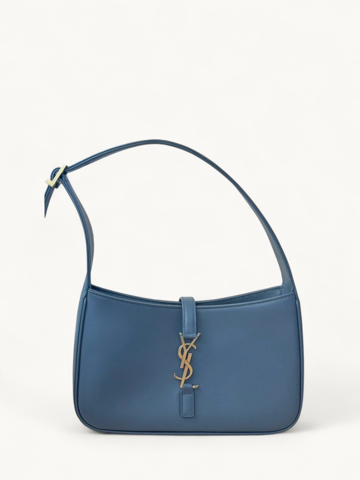 Saint Laurent Le 5 a 7 0