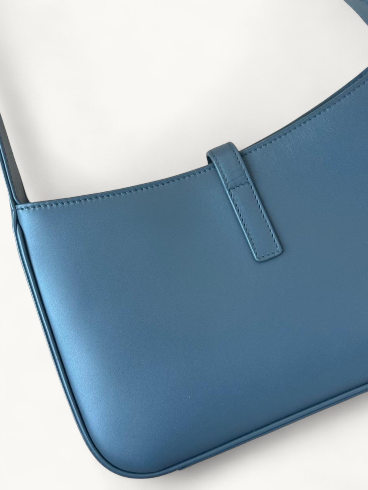 Saint Laurent Le 5 a 7 7