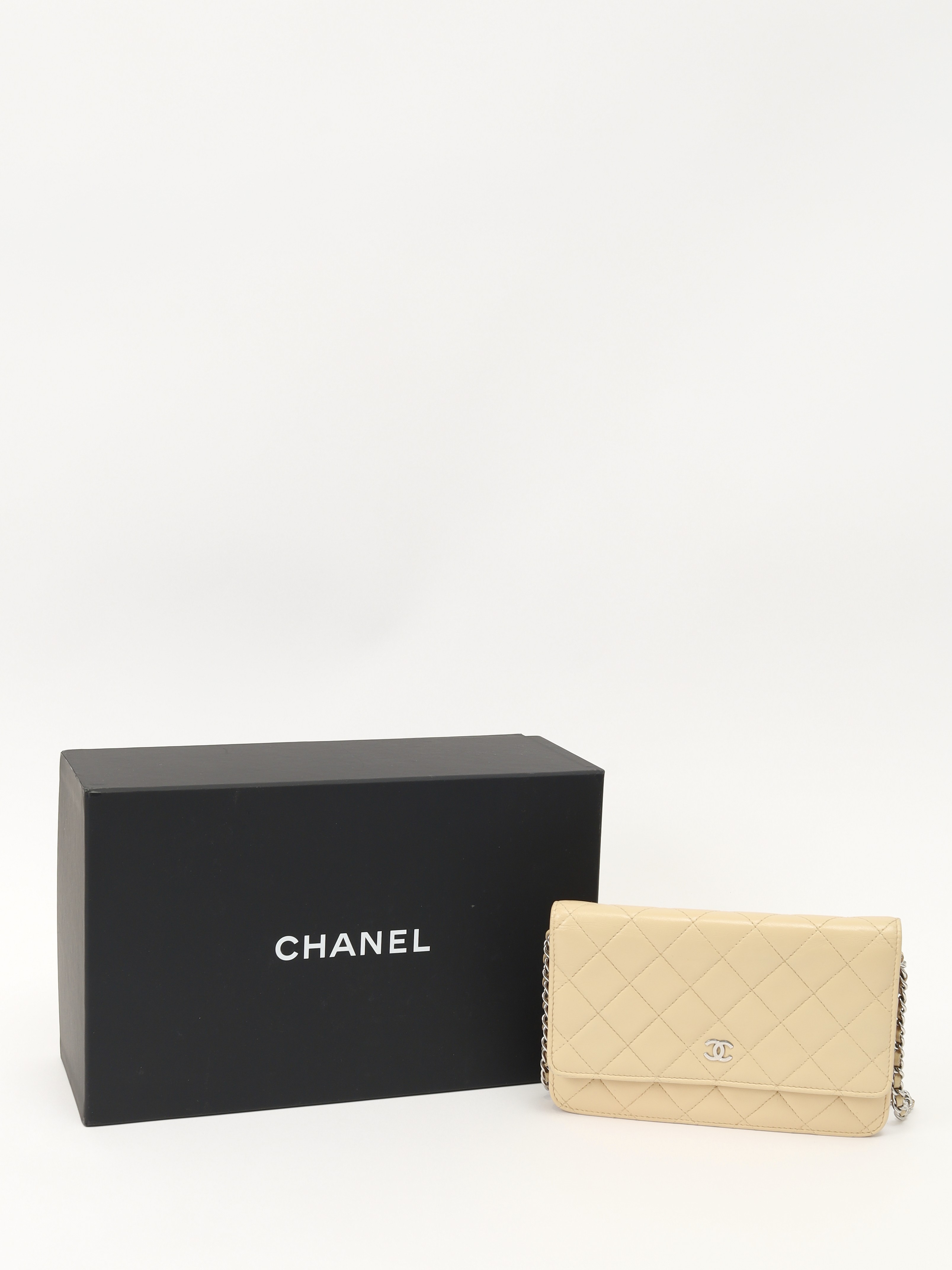 Chanel WOC 4