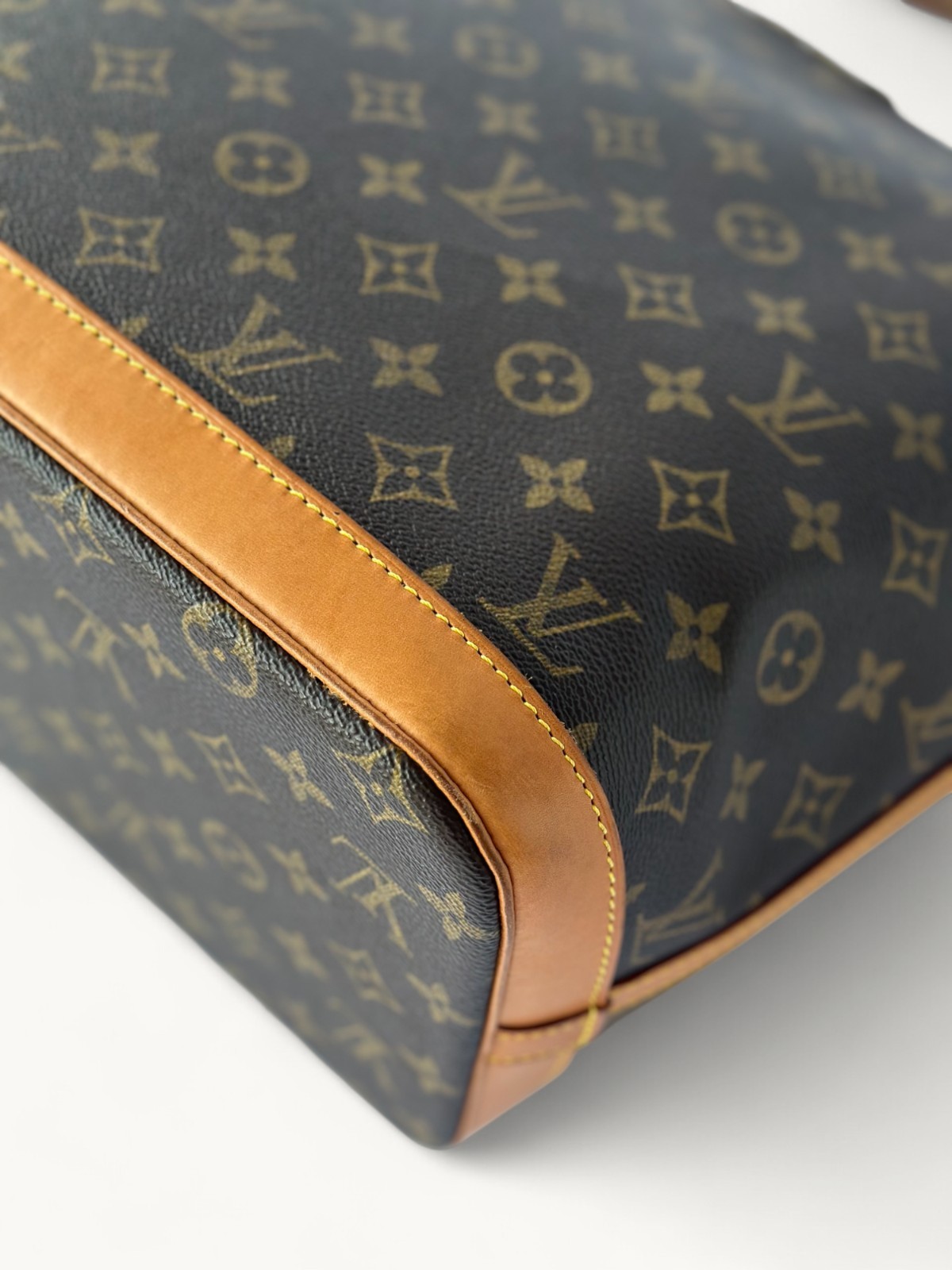 Louis Vuitton Amfar 8