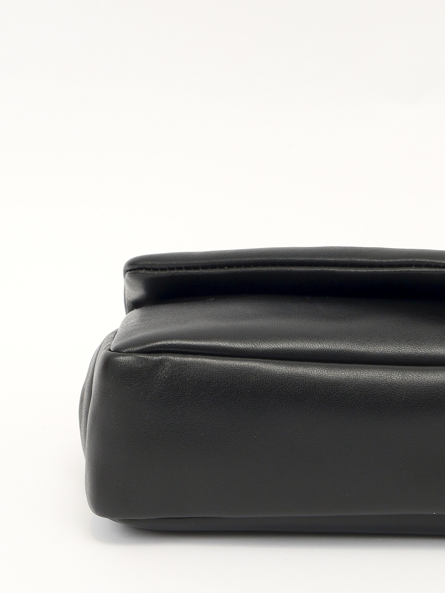 Saint Laurent Calypso 8