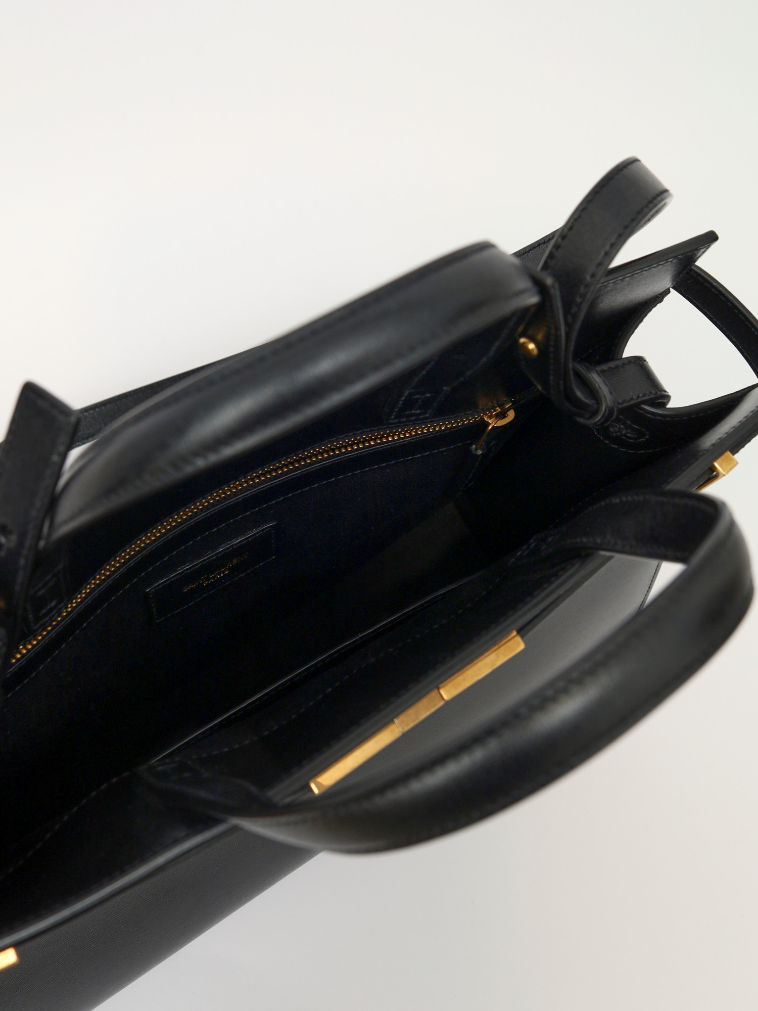 Saint Laurent Manhattan 8