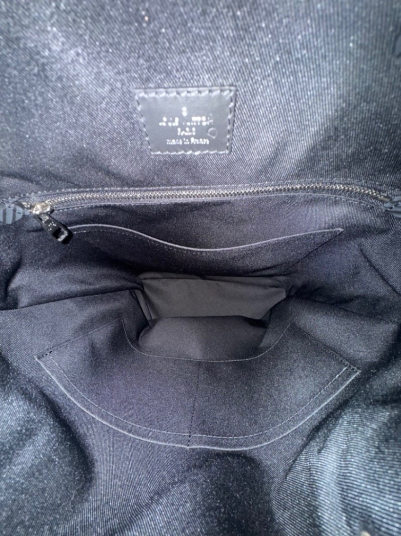 Louis Vuitton Christopher 10