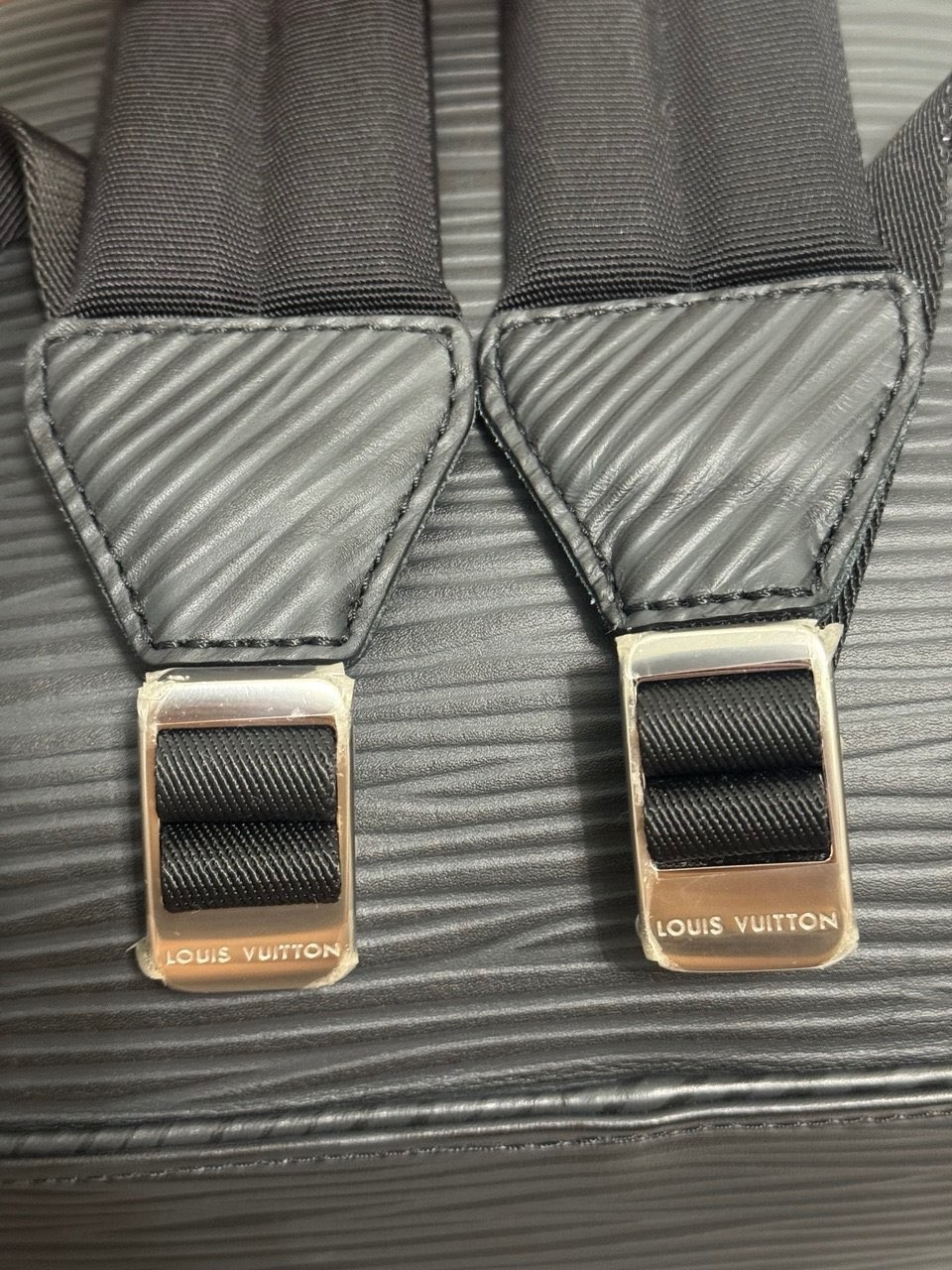 Louis Vuitton Christopher 9