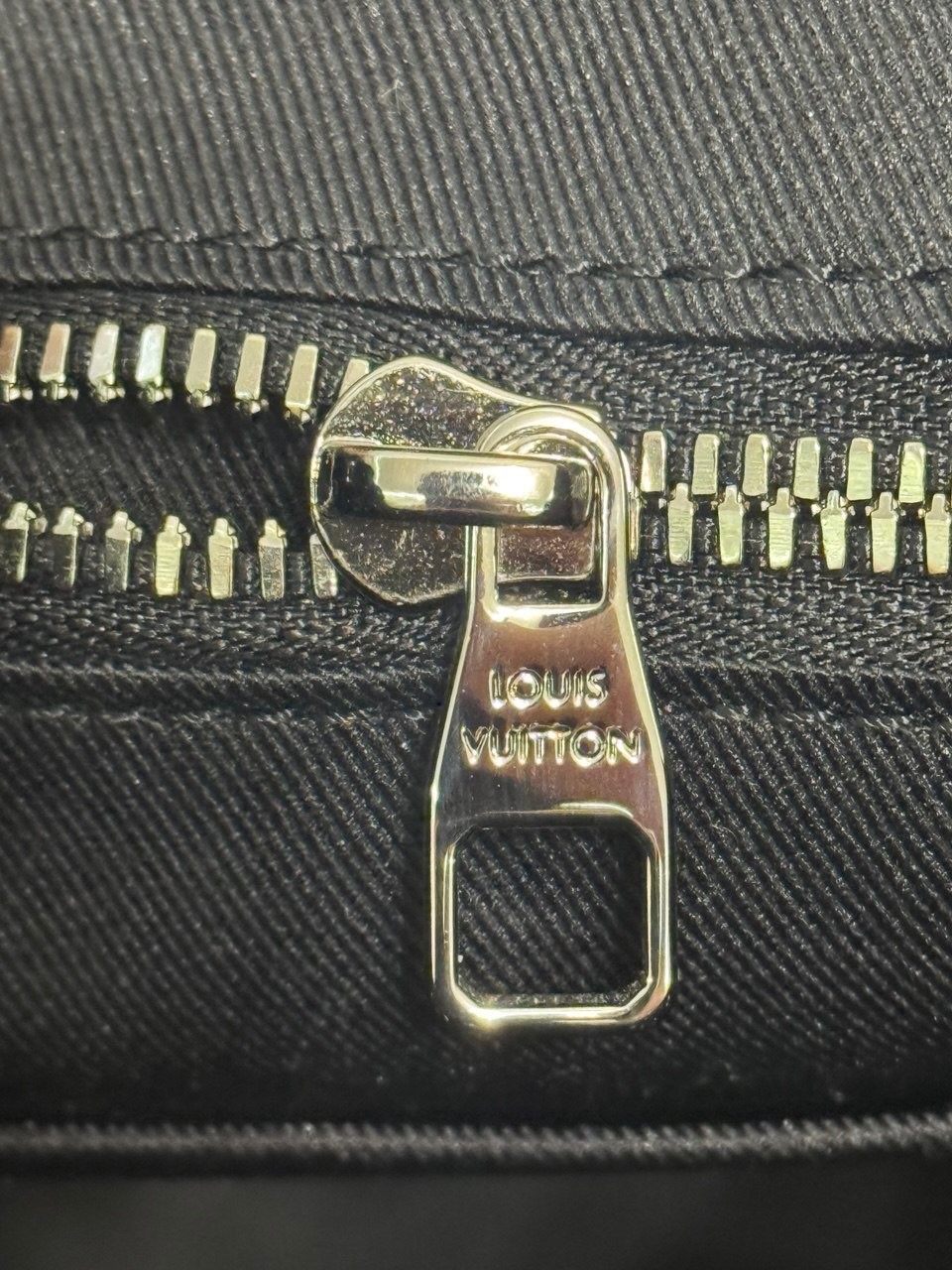 Louis Vuitton Christopher 7