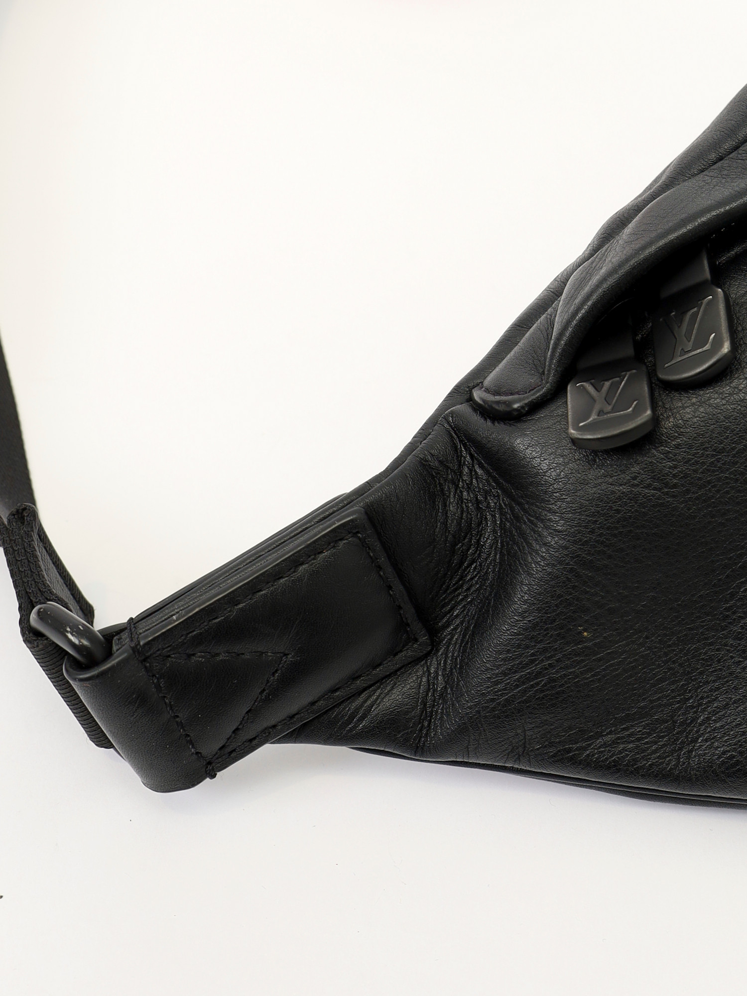 Louis Vuitton Discovery Bumbag 5