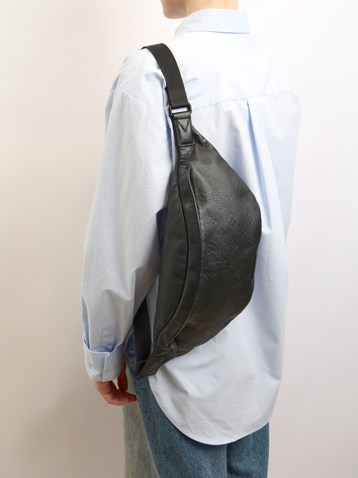 Louis Vuitton Discovery Bumbag 1