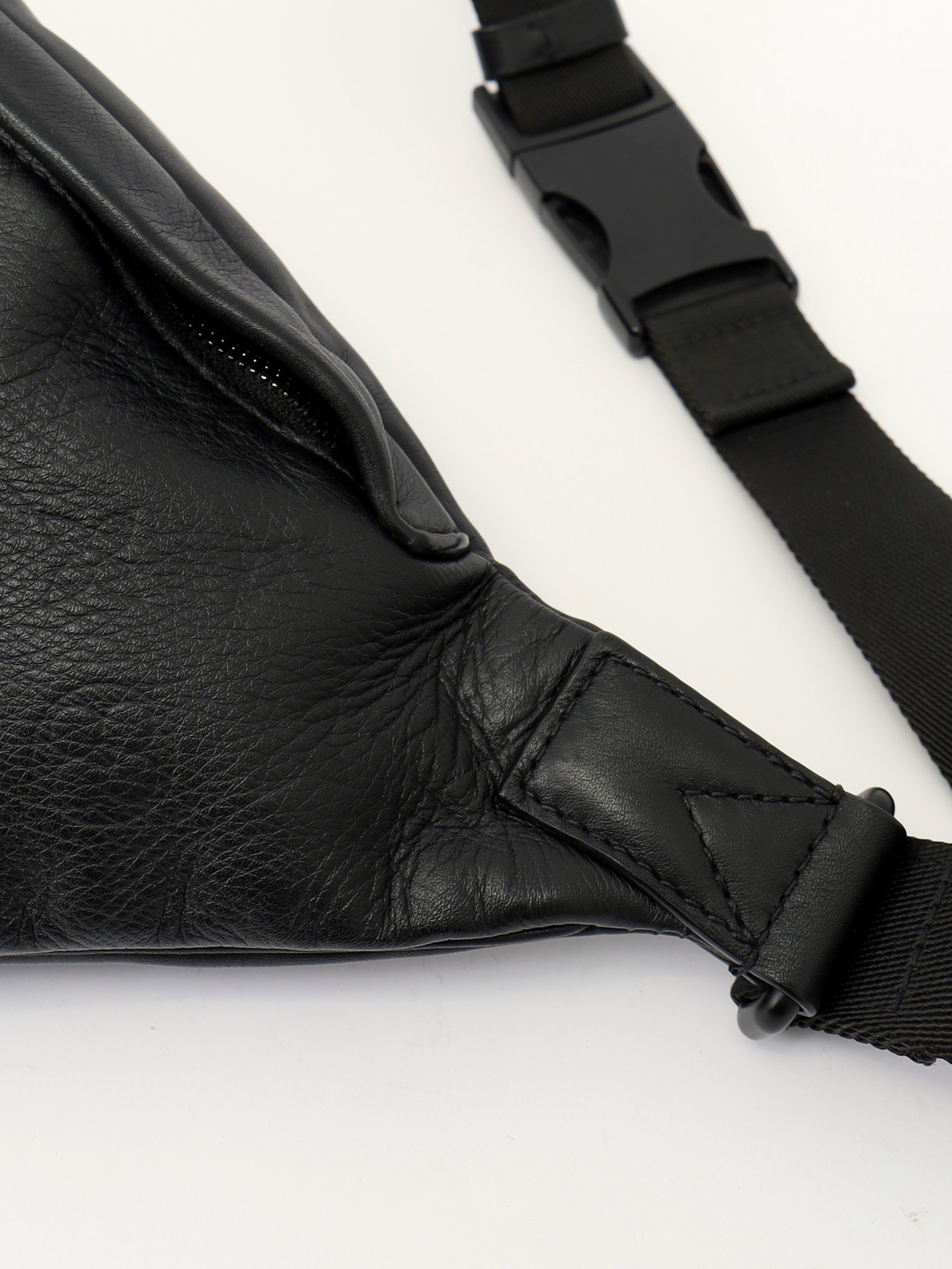 Louis Vuitton Discovery Bumbag 6