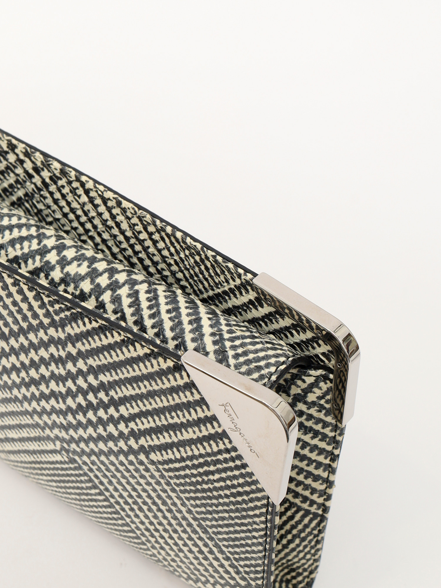 Salvatore Ferragamo Leather Bag 6