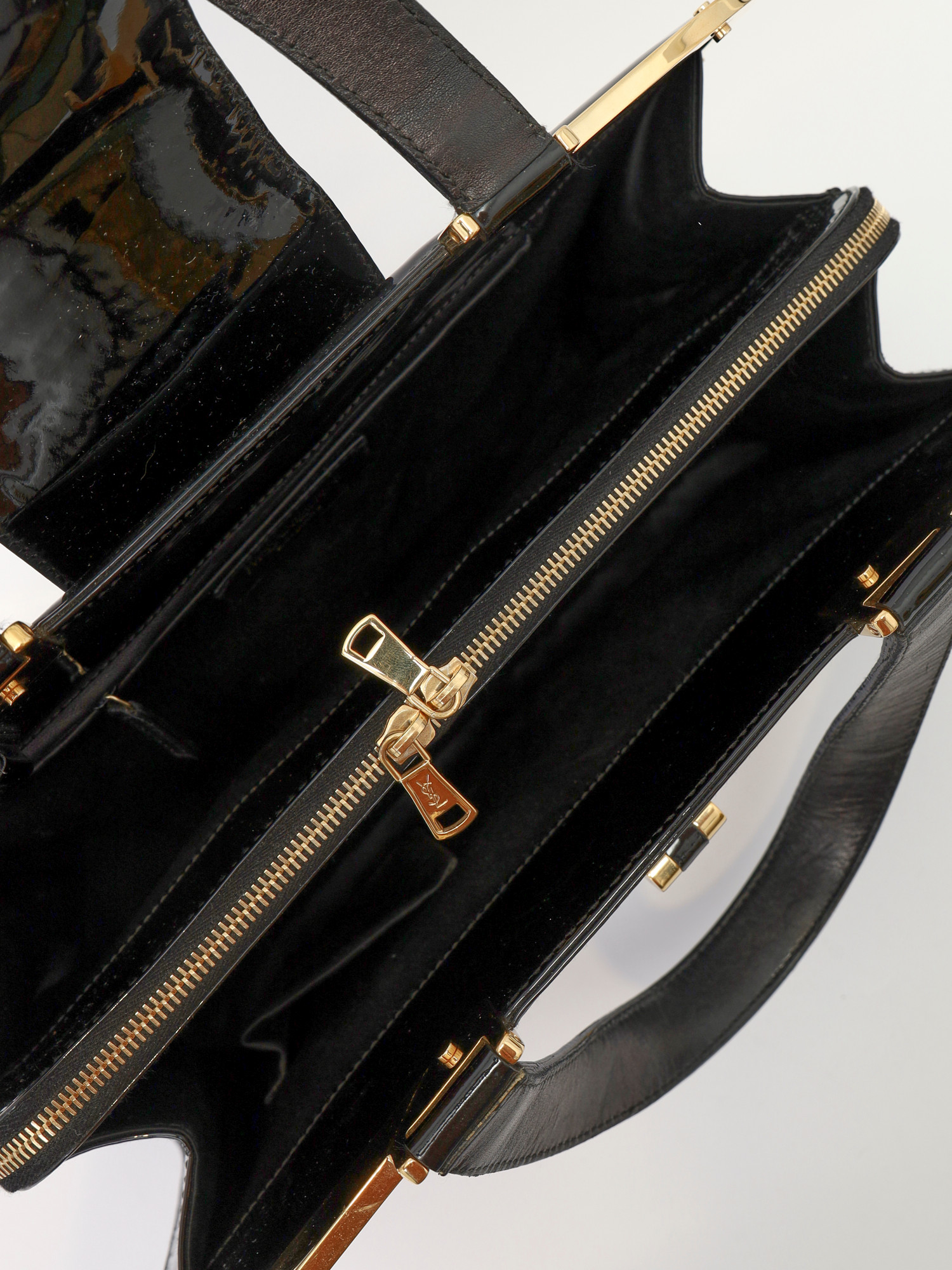 Saint Laurent Leather Bag 9