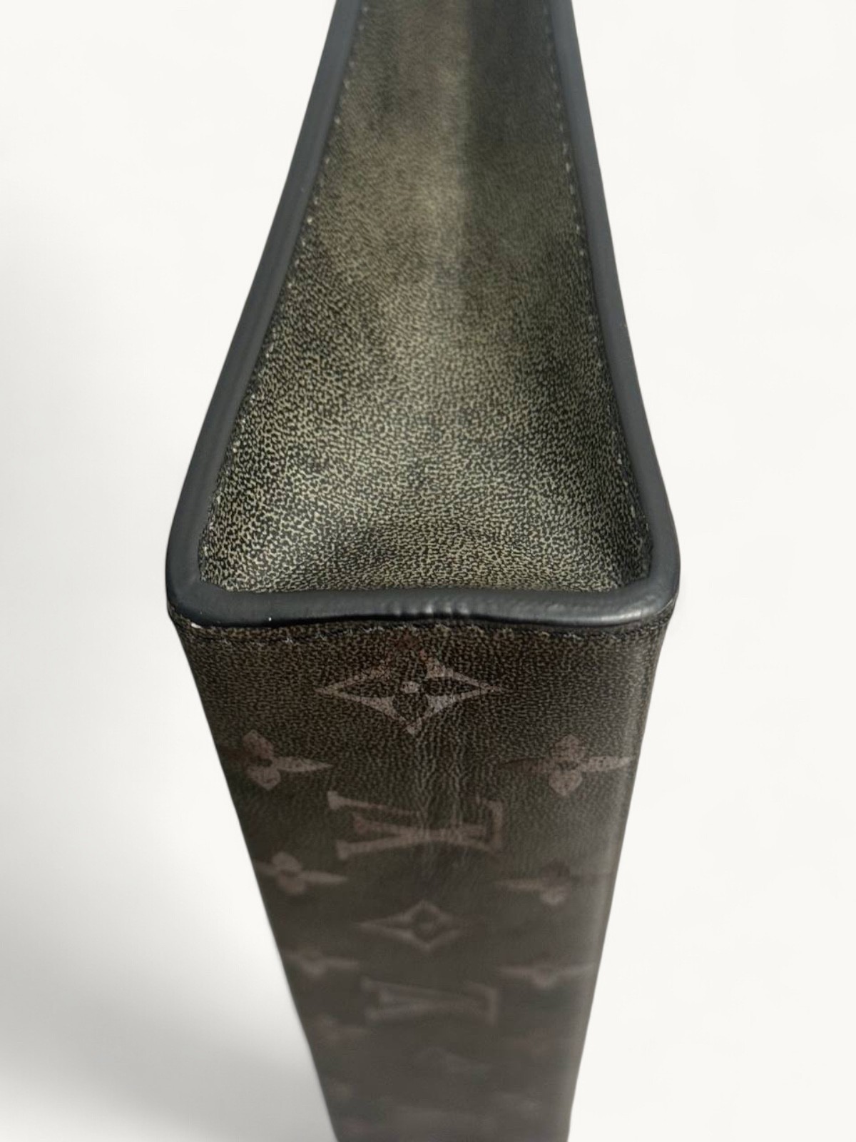 Louis Vuitton Pochette Voyage 8