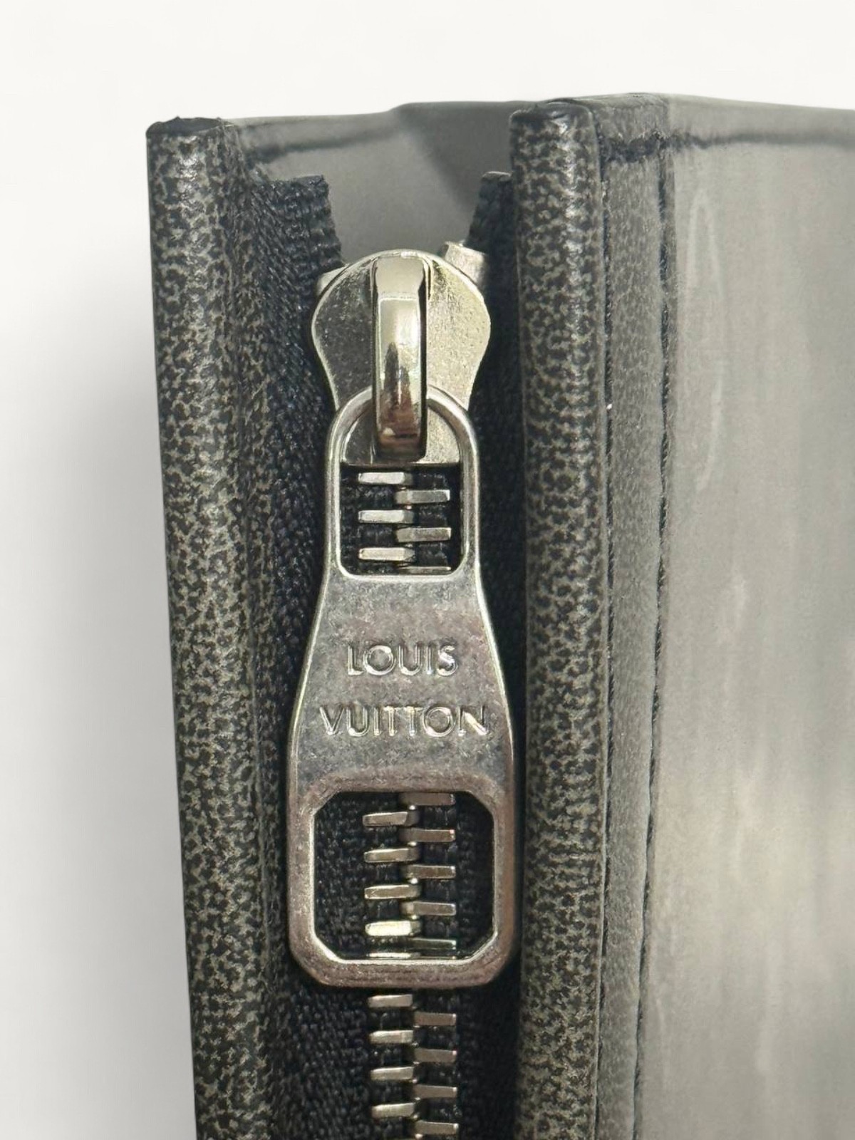 Louis Vuitton Pochette Voyage 5