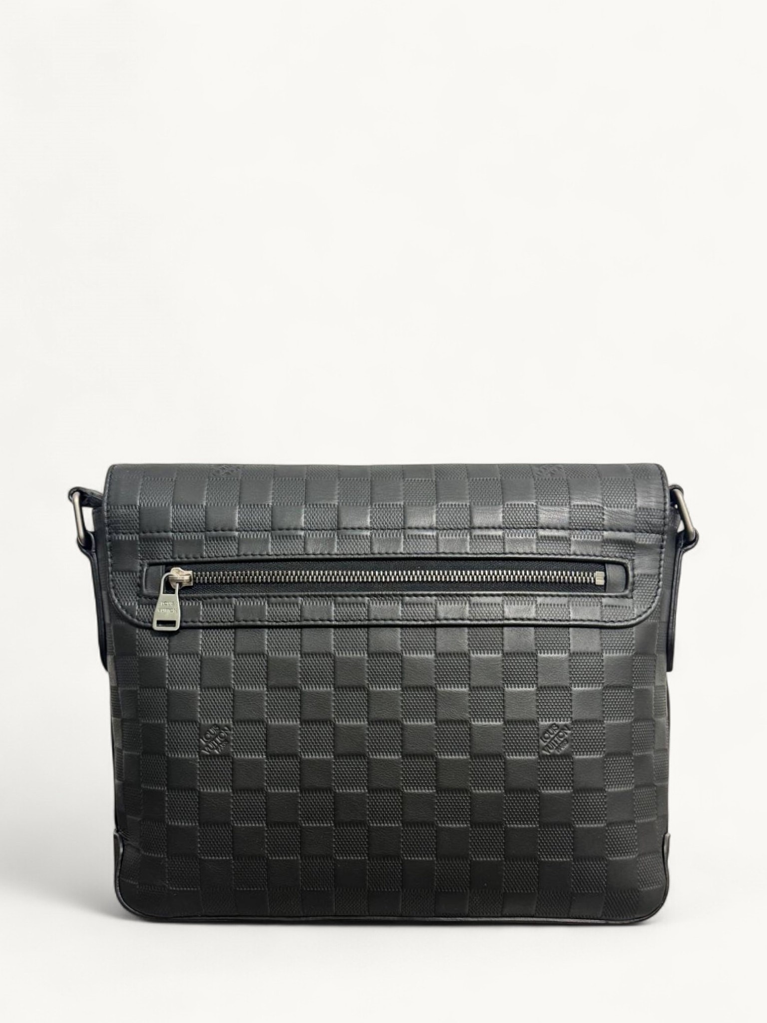 Louis Vuitton District 1