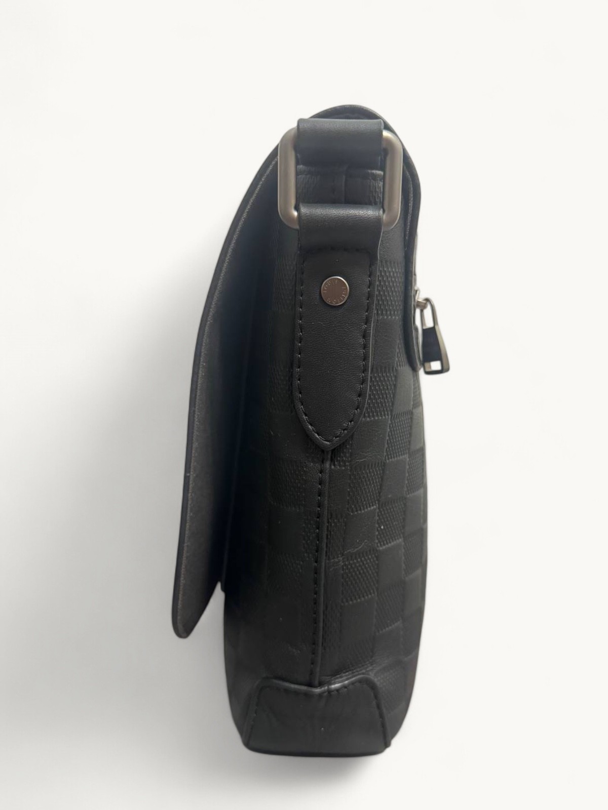 Louis Vuitton District 3