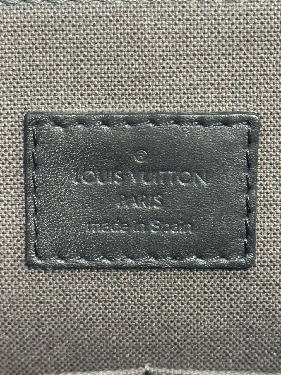 Louis Vuitton District 11