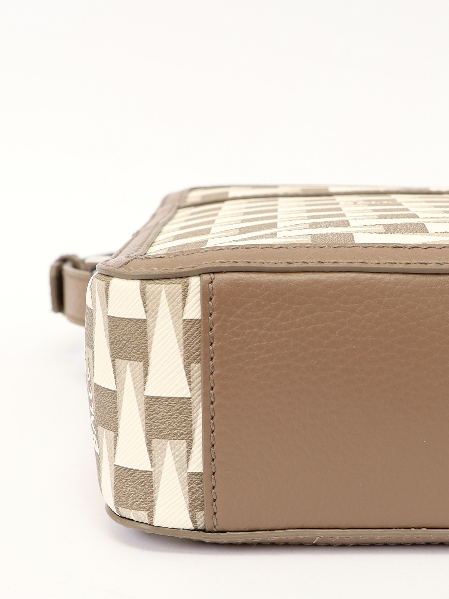 Bally Pennant  9