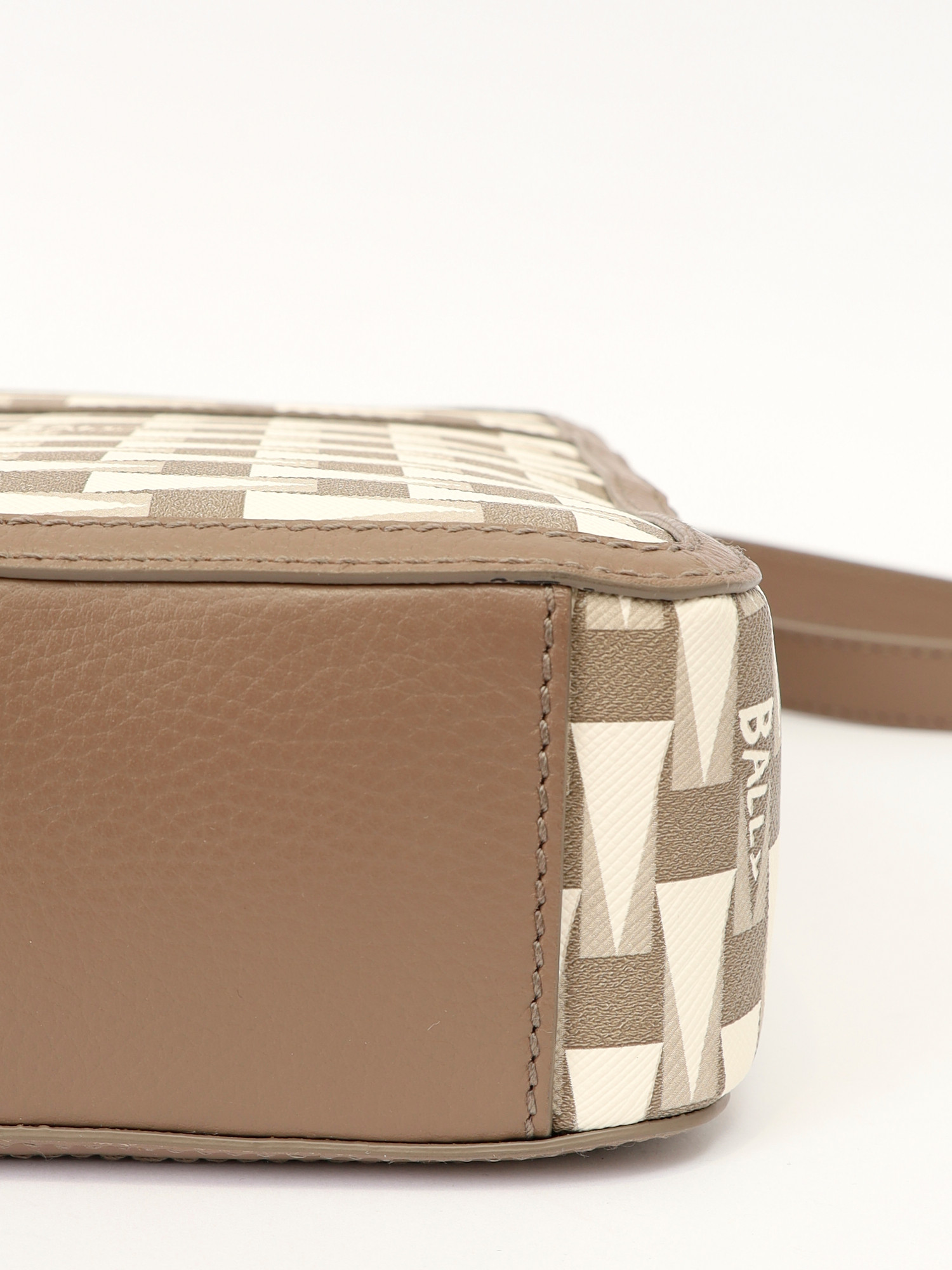 Bally Pennant  10