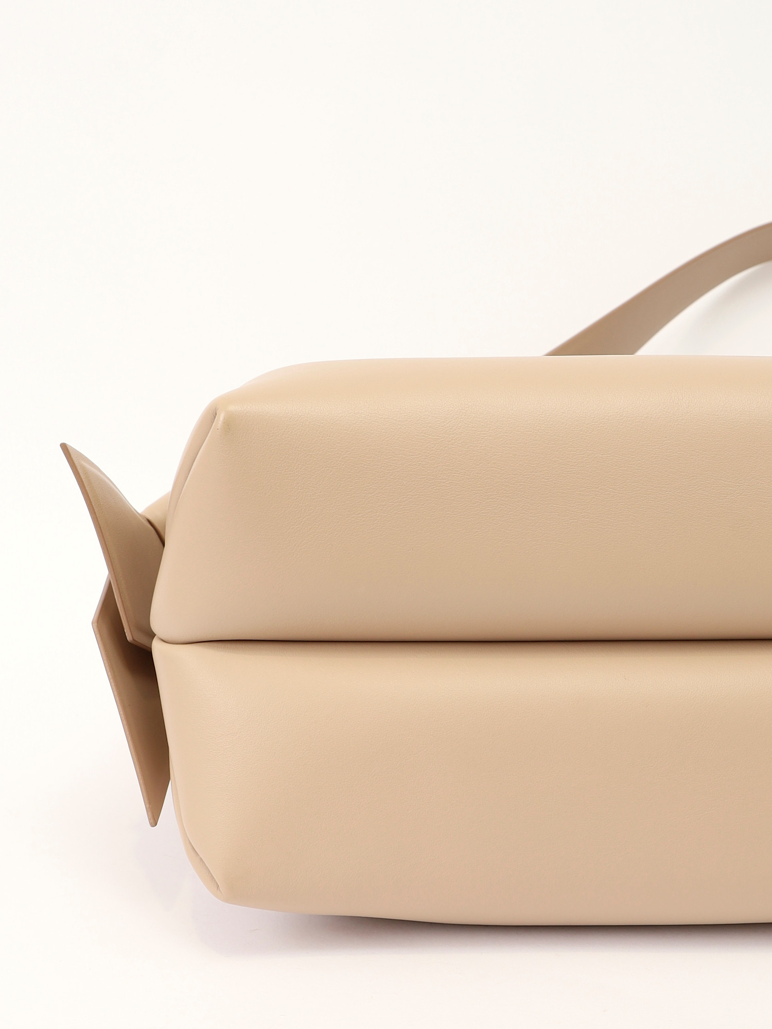 Acne Studios Musubi  8