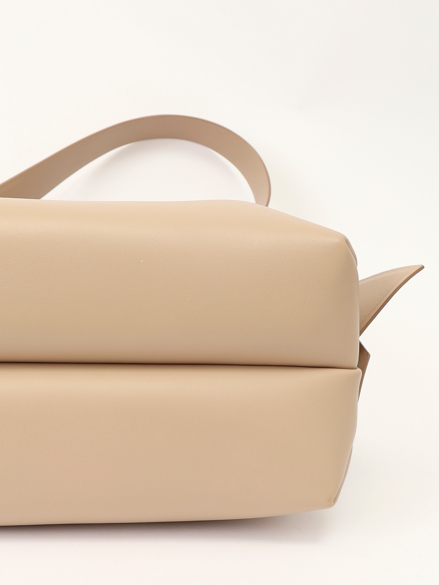 Acne Studios Musubi  9