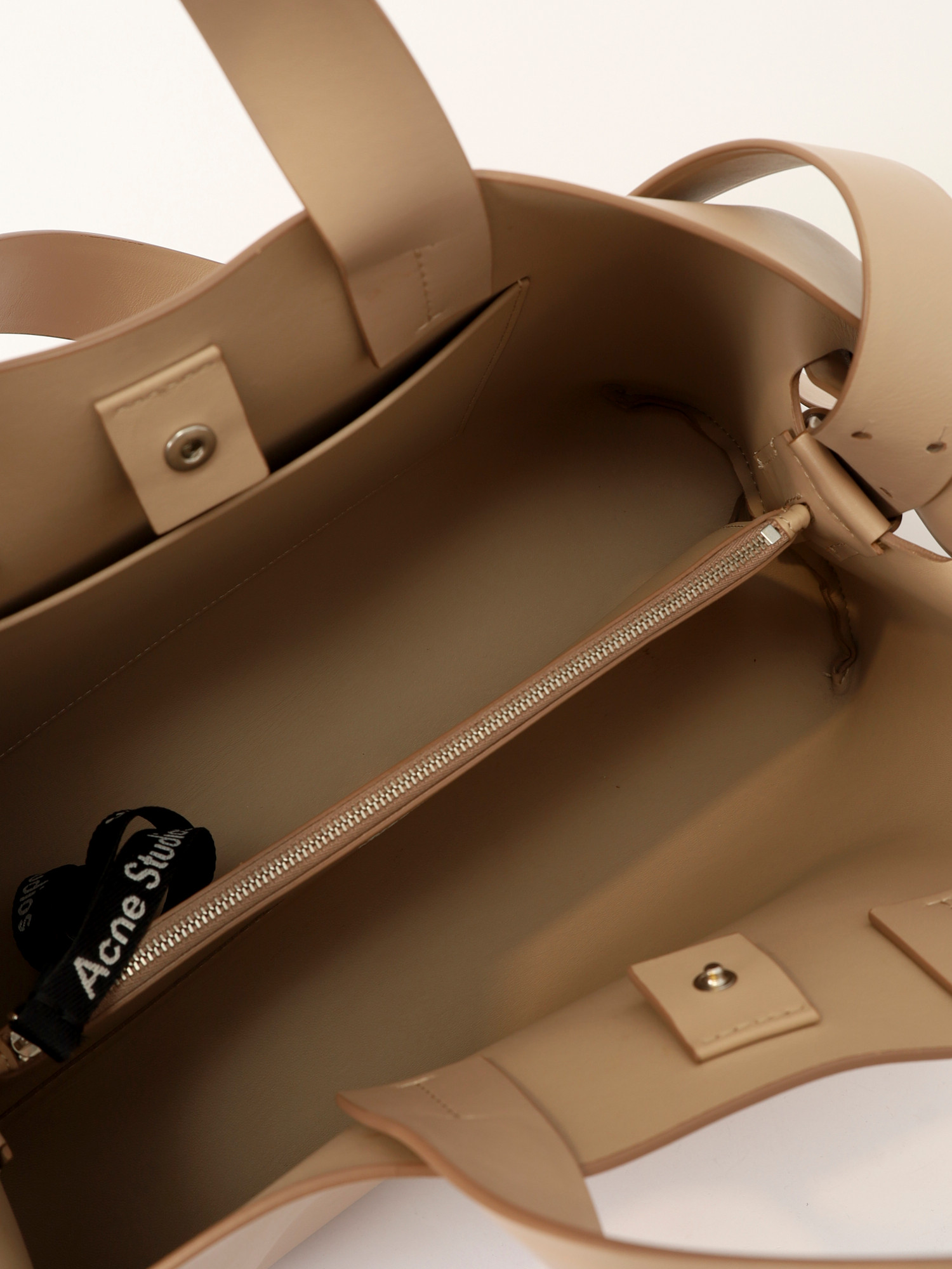 Acne Studios Musubi  10