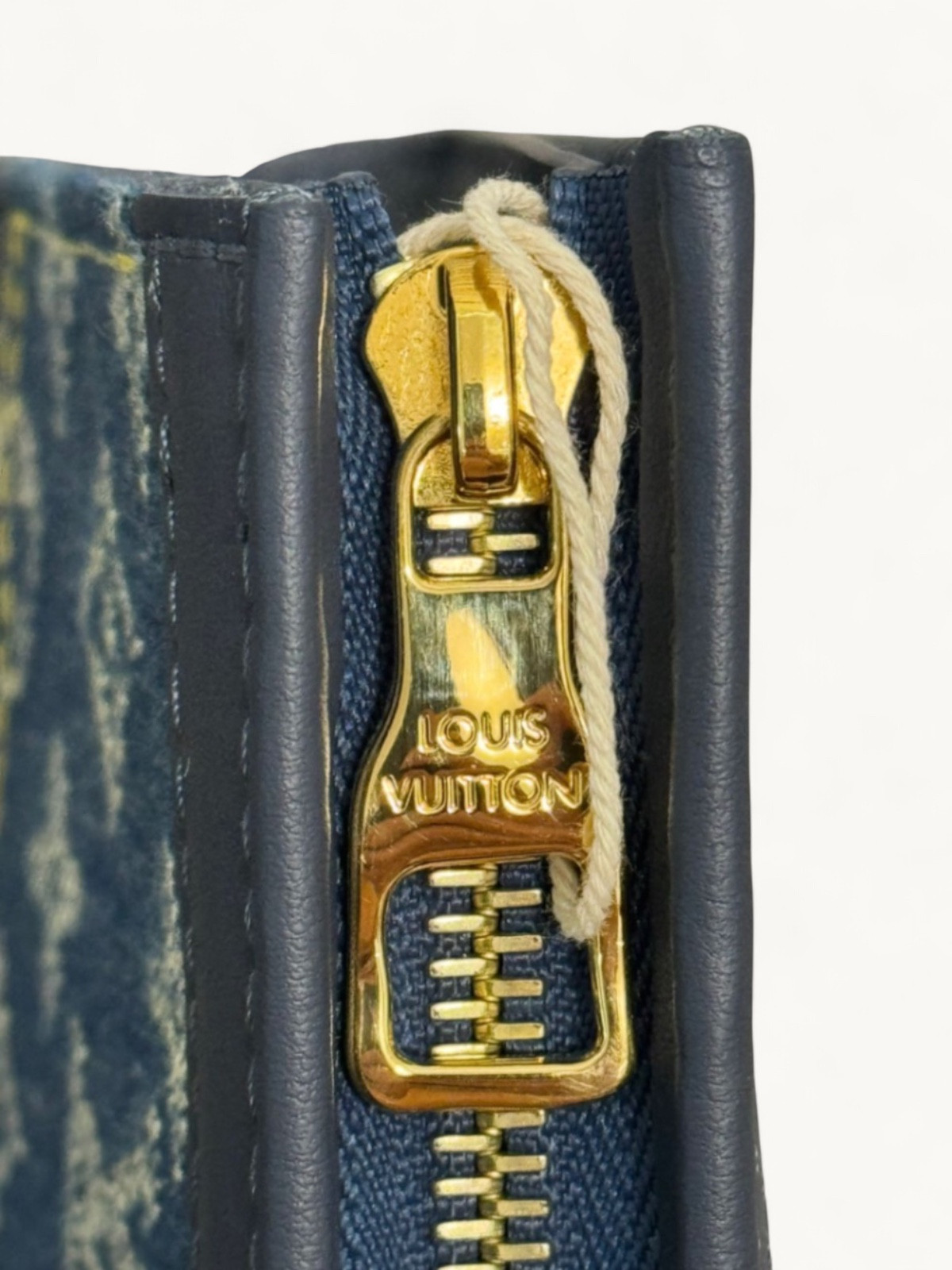 Louis Vuitton Pochette Voyage 9