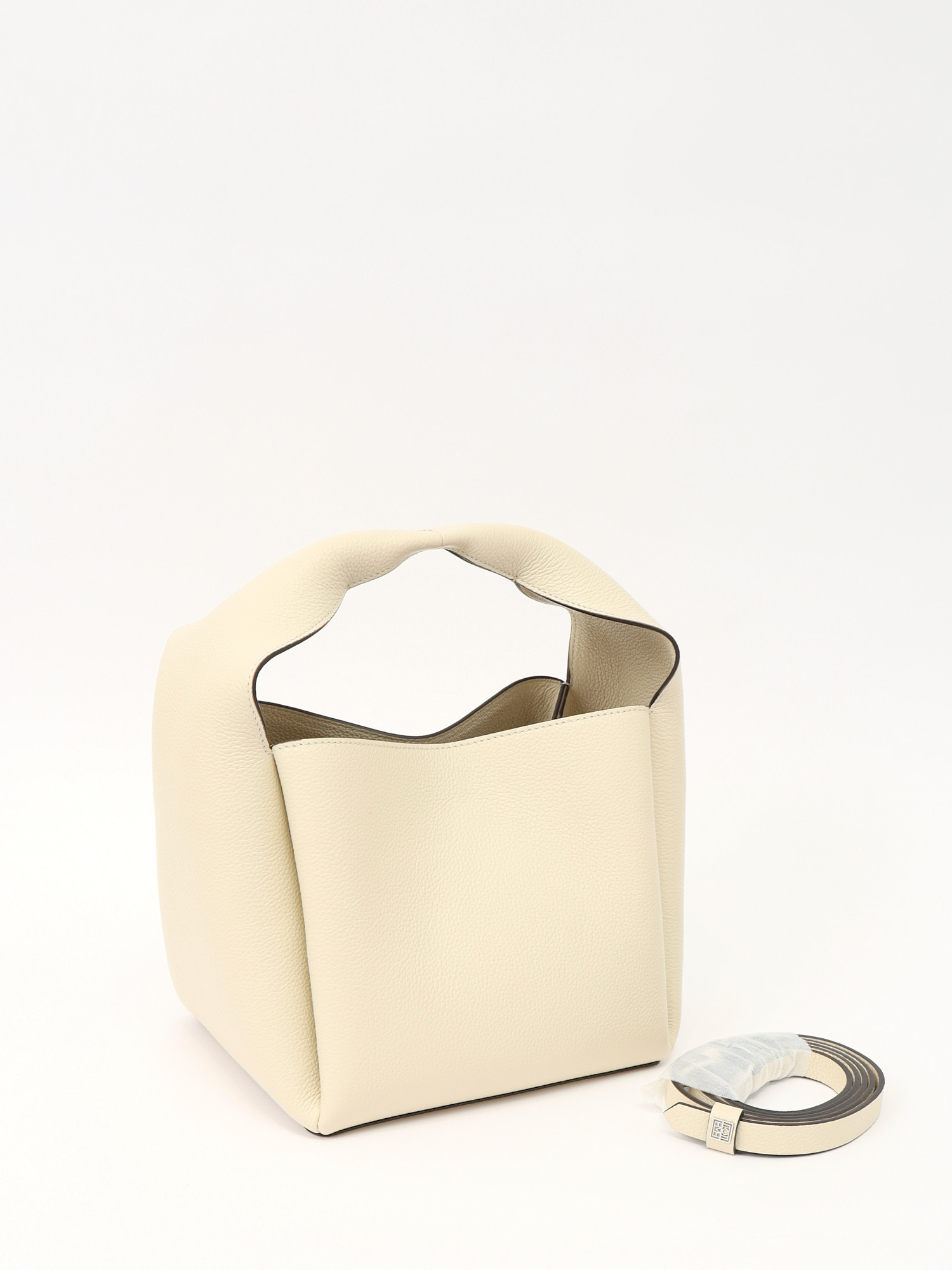 Toteme Bucket 3