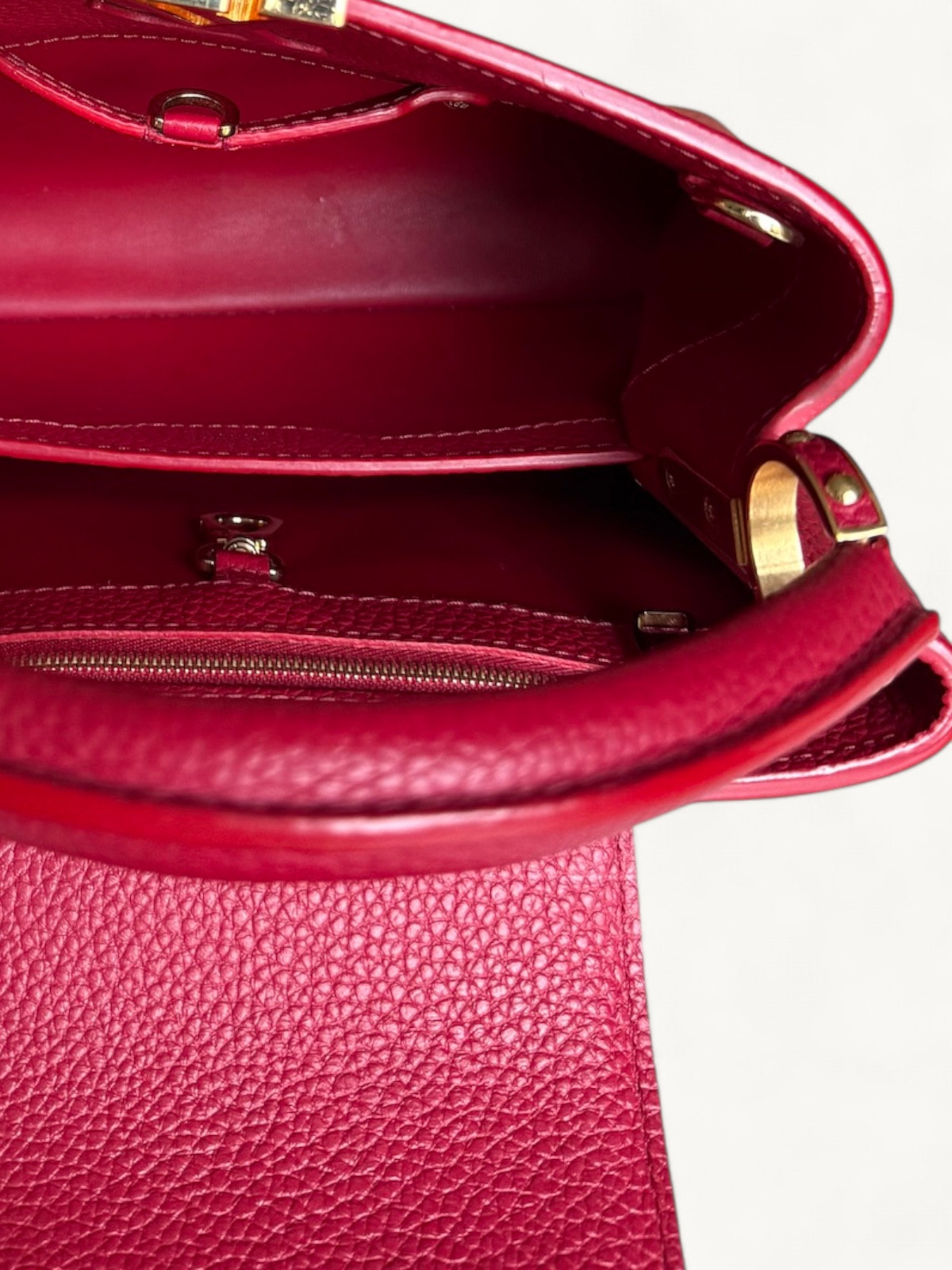 Louis Vuitton Capucines 4