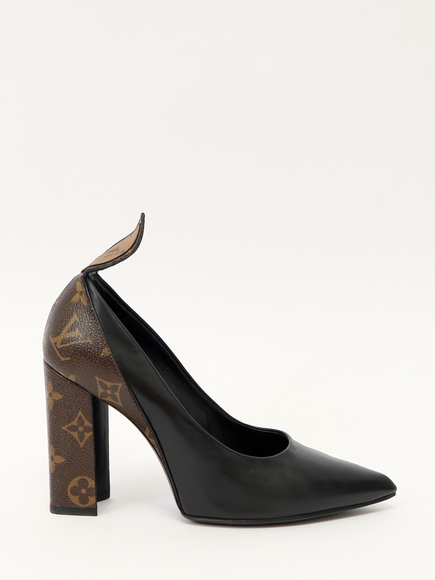 Louis Vuitton Shoes 37 0