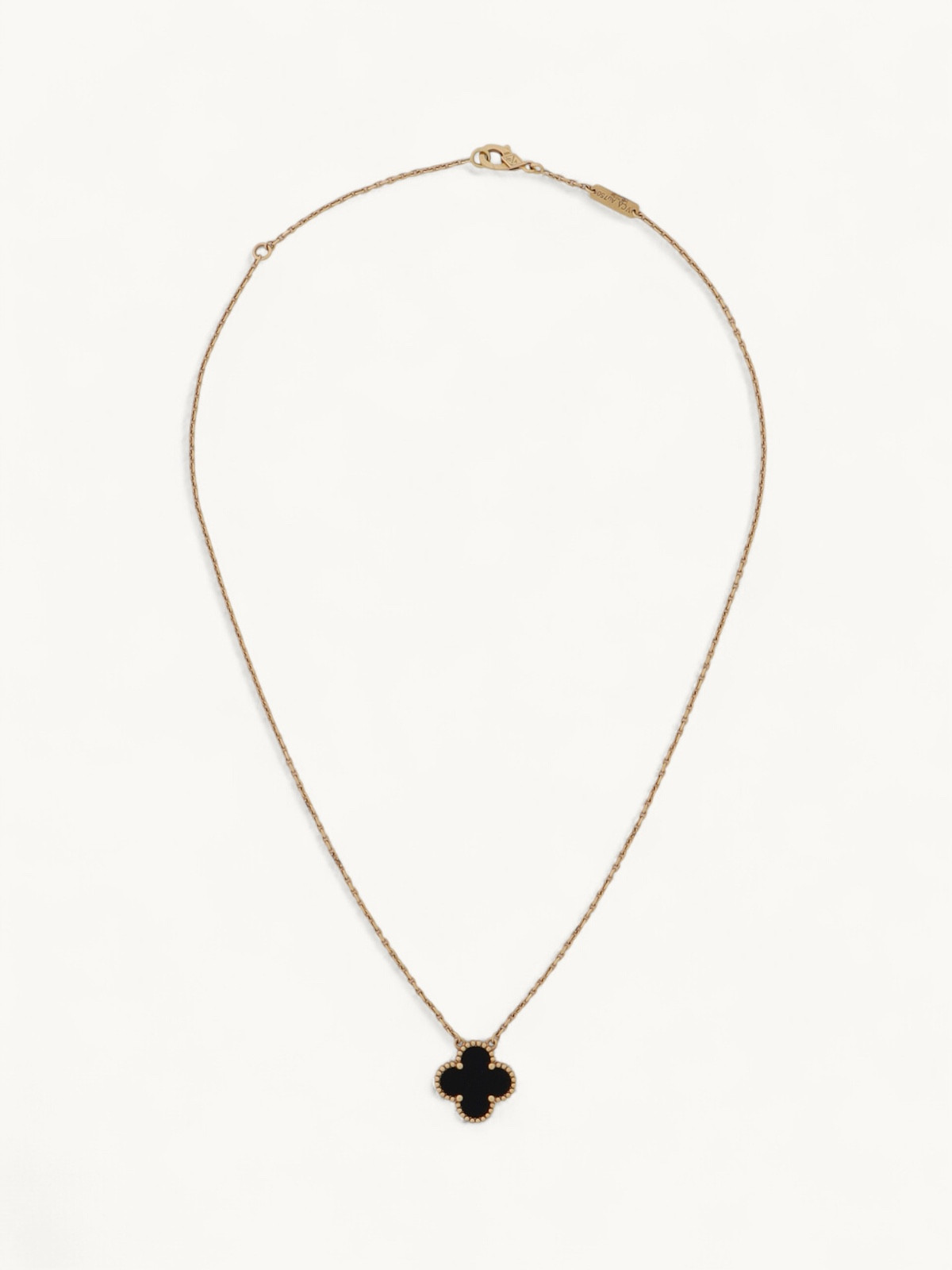 Van Cleef & Arpels Alhambra  4