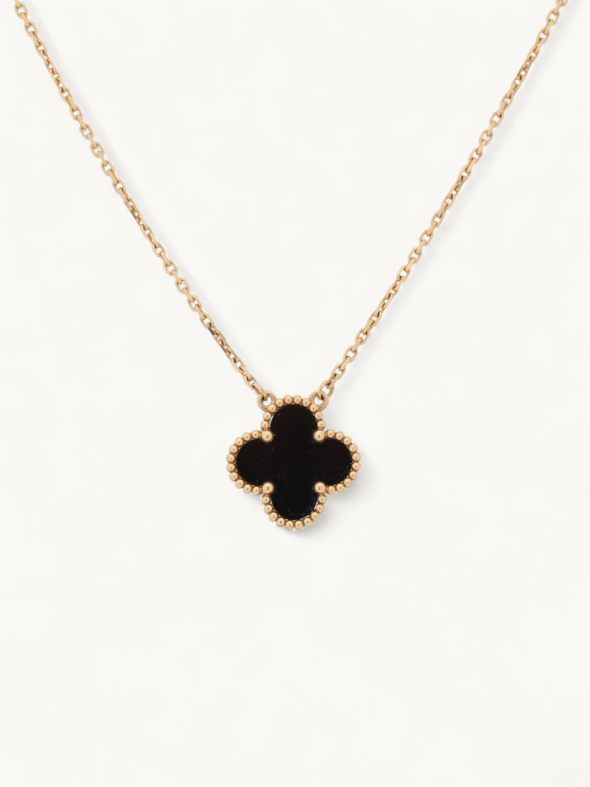 Van Cleef & Arpels Alhambra  0