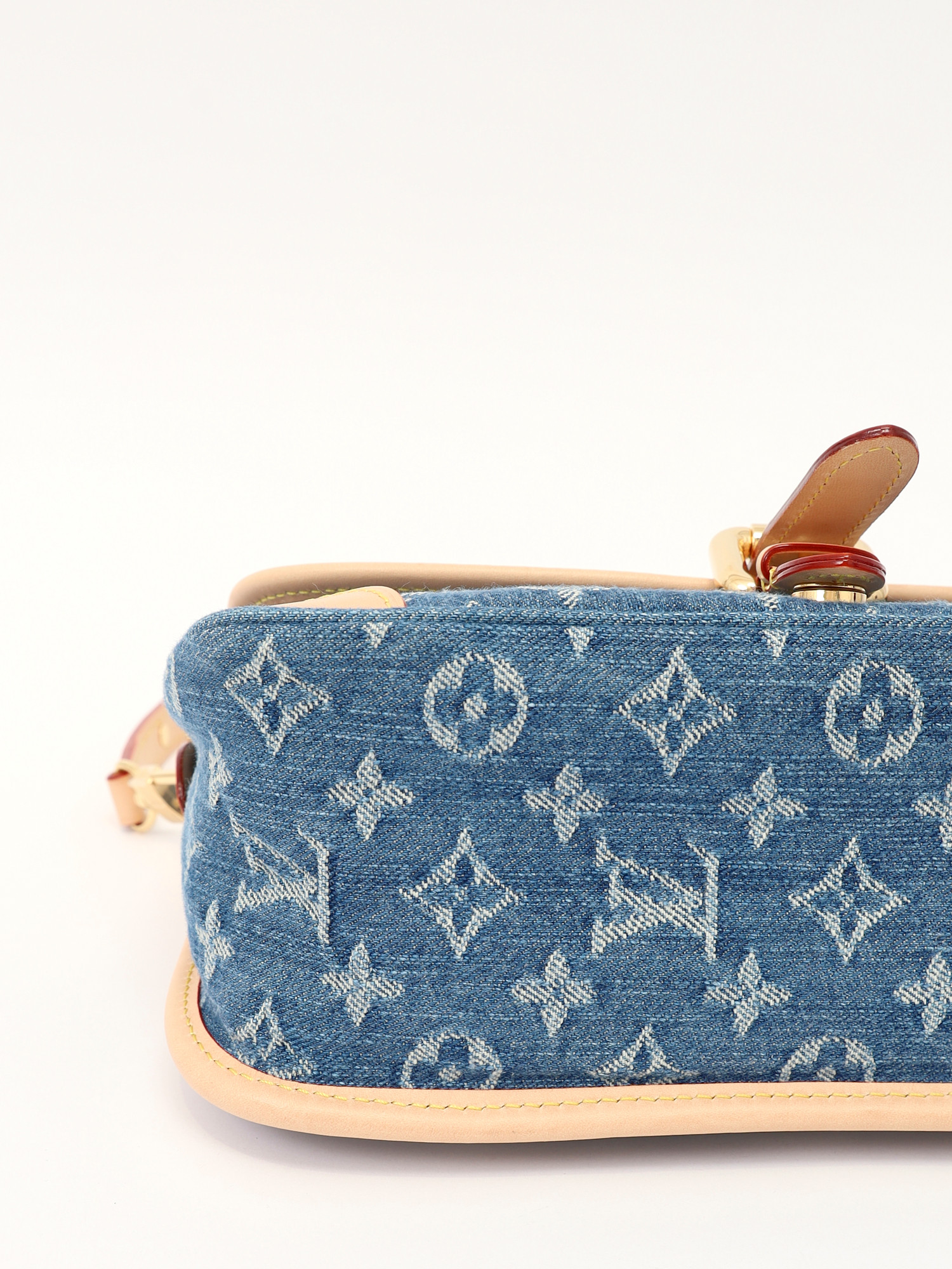 Сумки Louis Vuitton Diane изображение #9