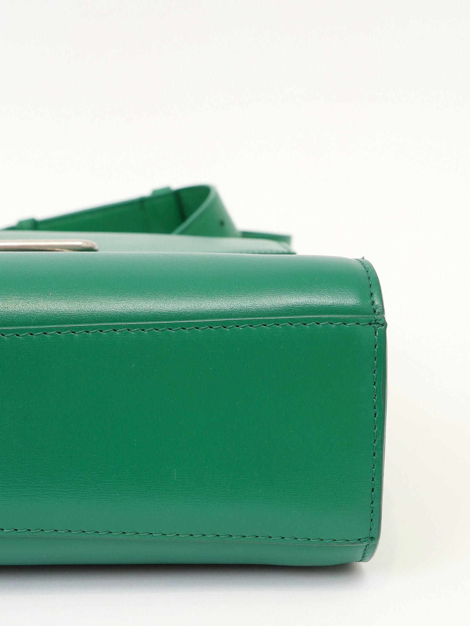 Bottega Veneta Clip  9