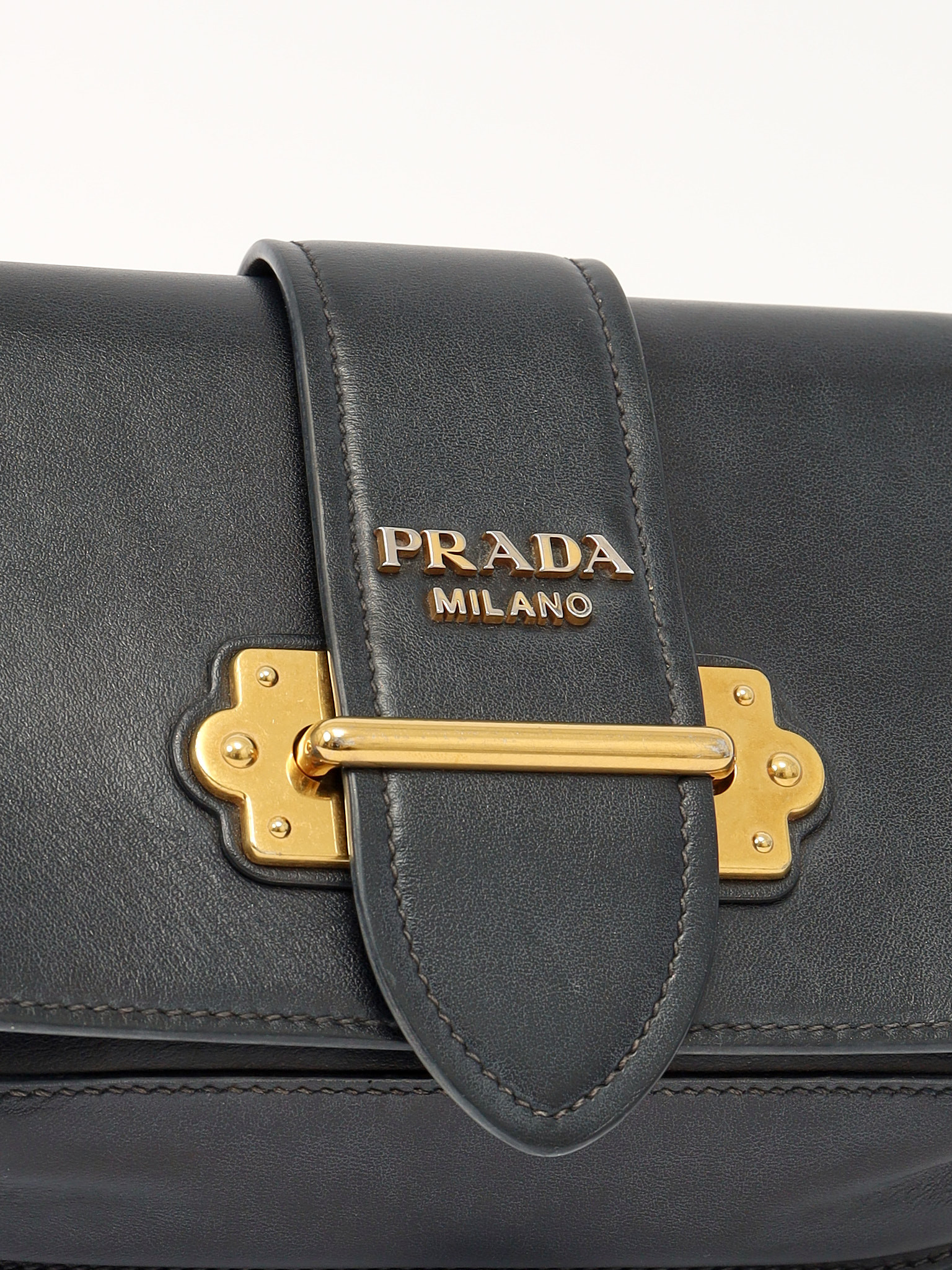 Prada Cahier  5