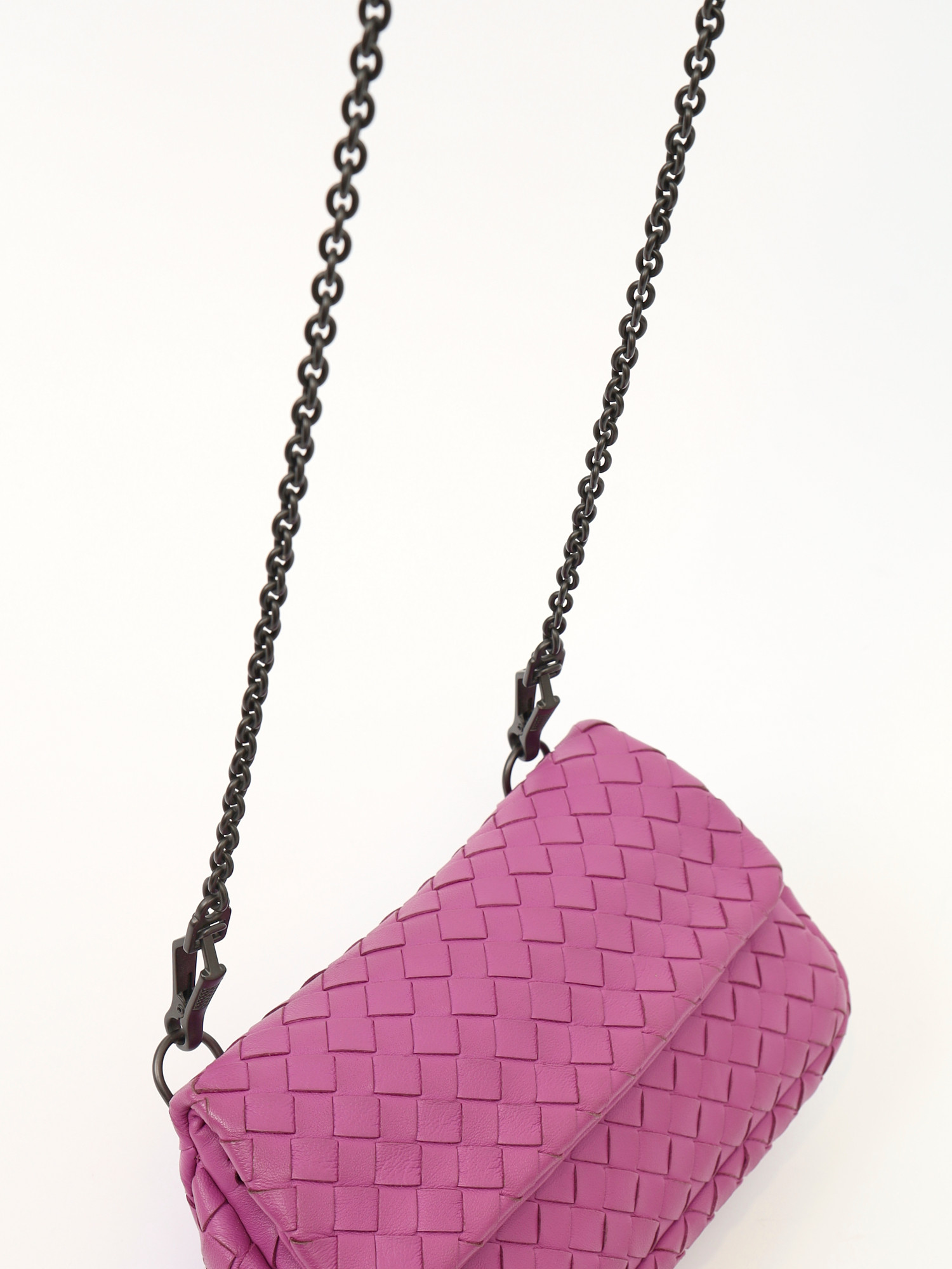 Bottega Veneta Magenta  4