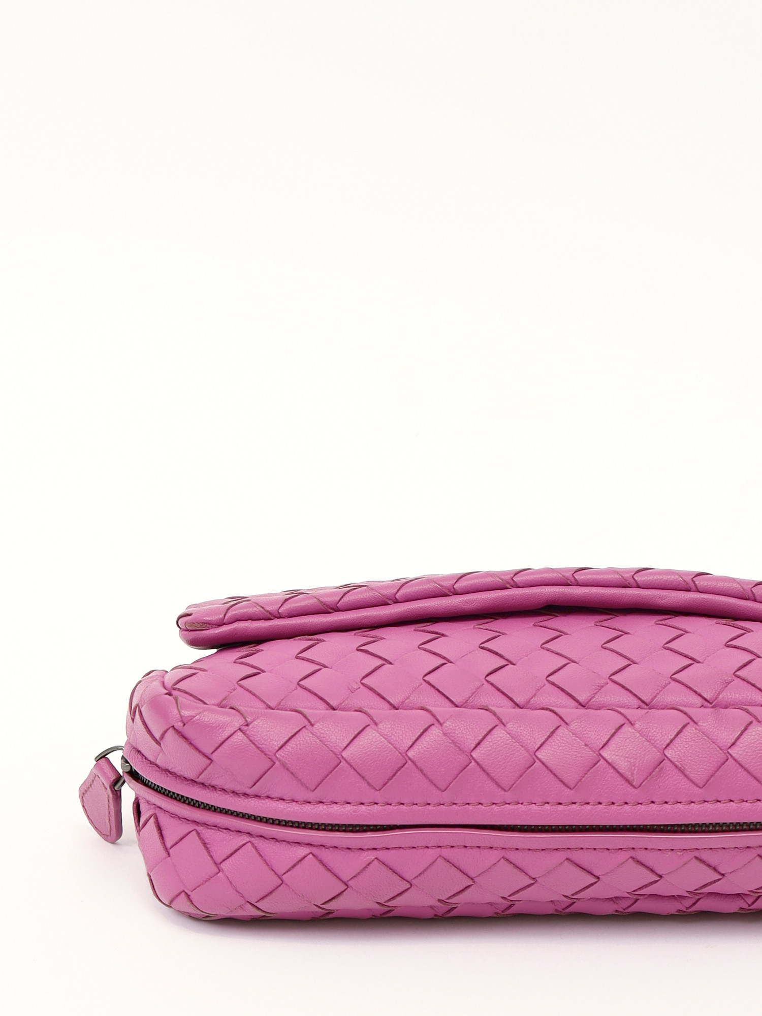 Bottega Veneta Magenta  5