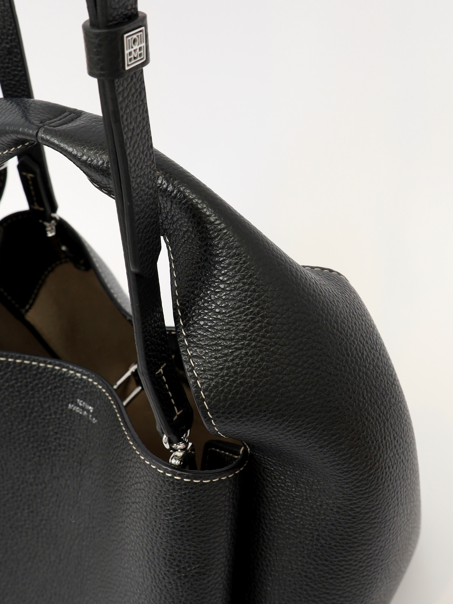Toteme Bucket 7