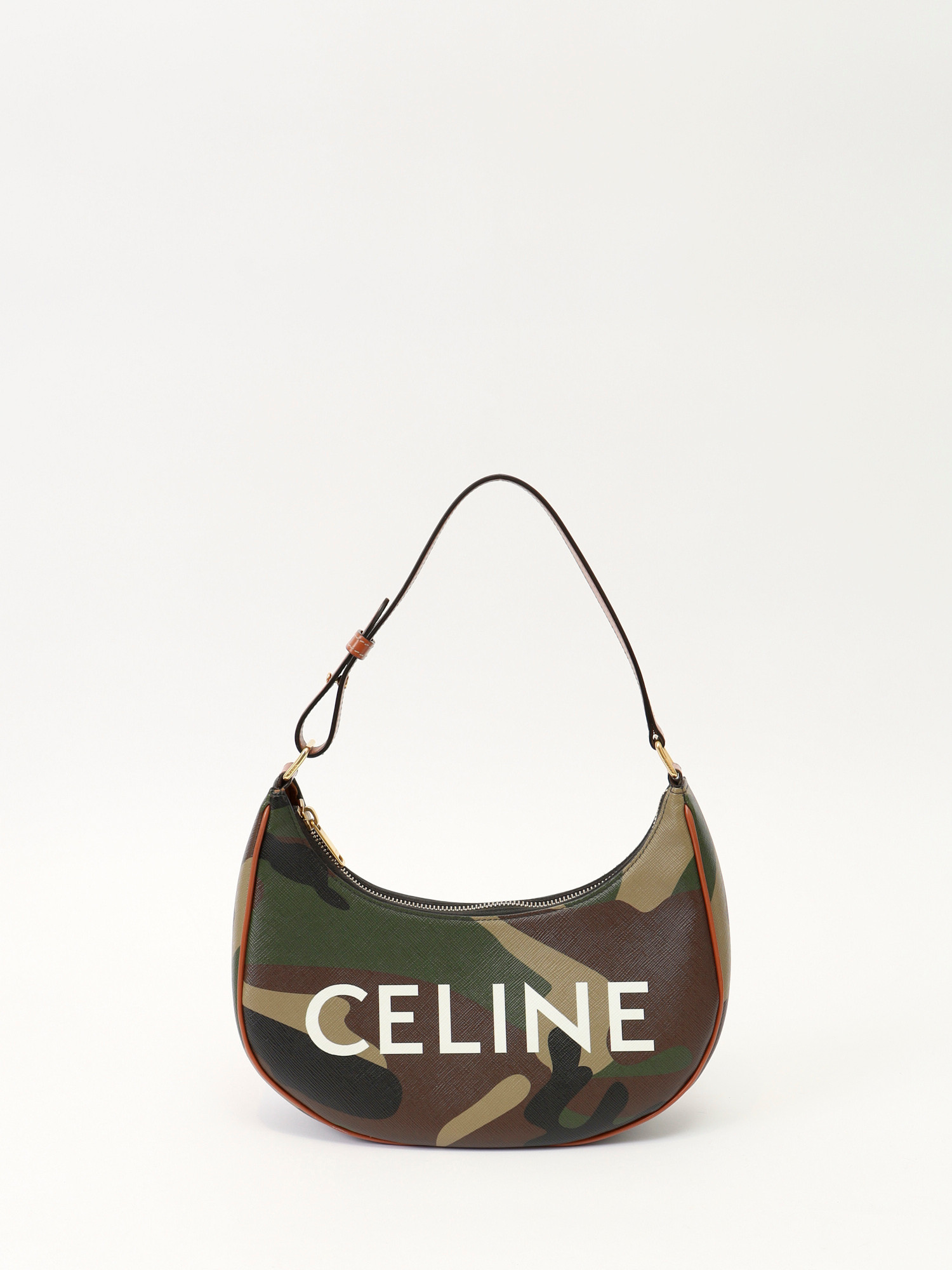 Celine Ava  0