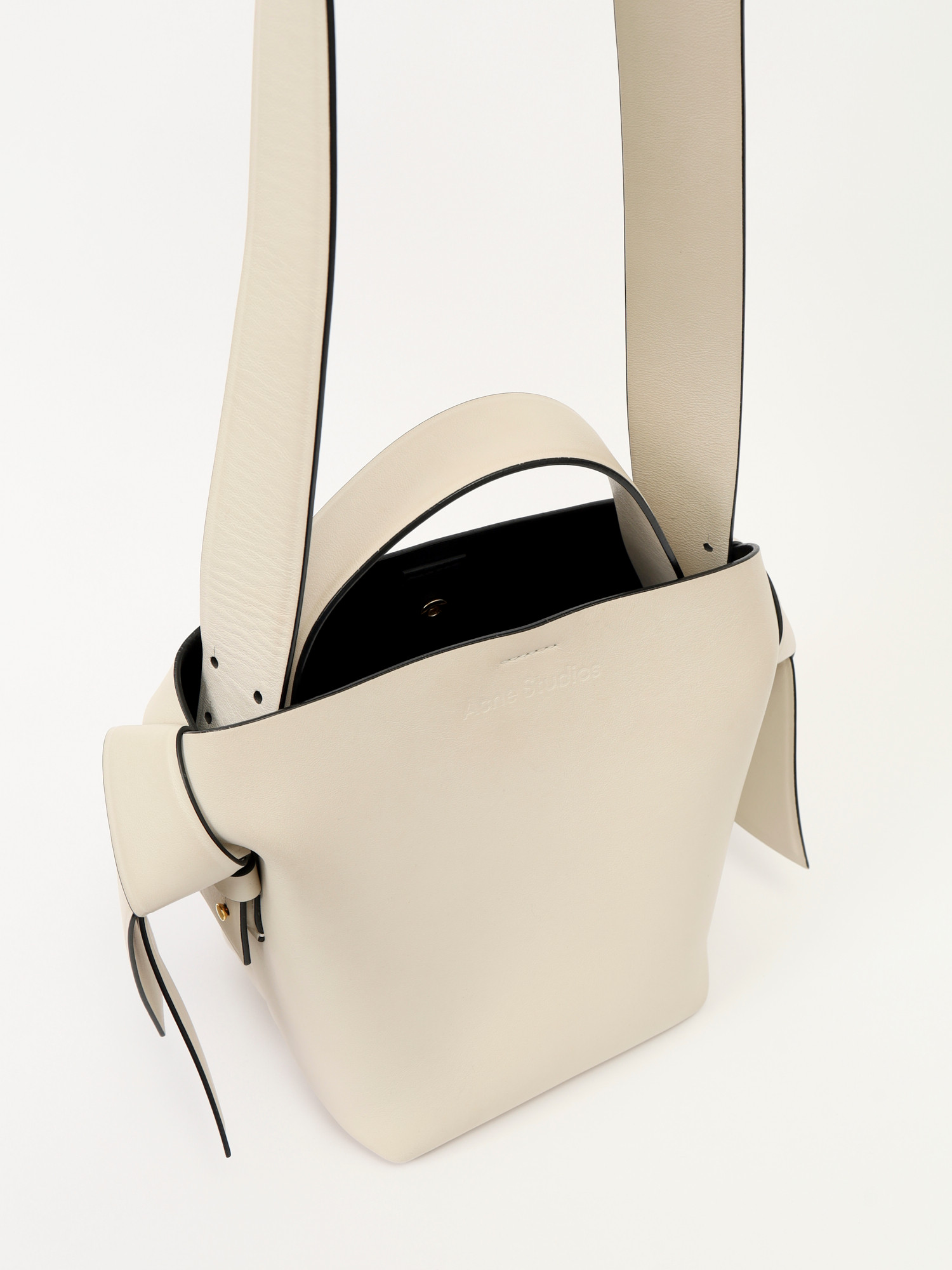 Acne Studios Musubi 4