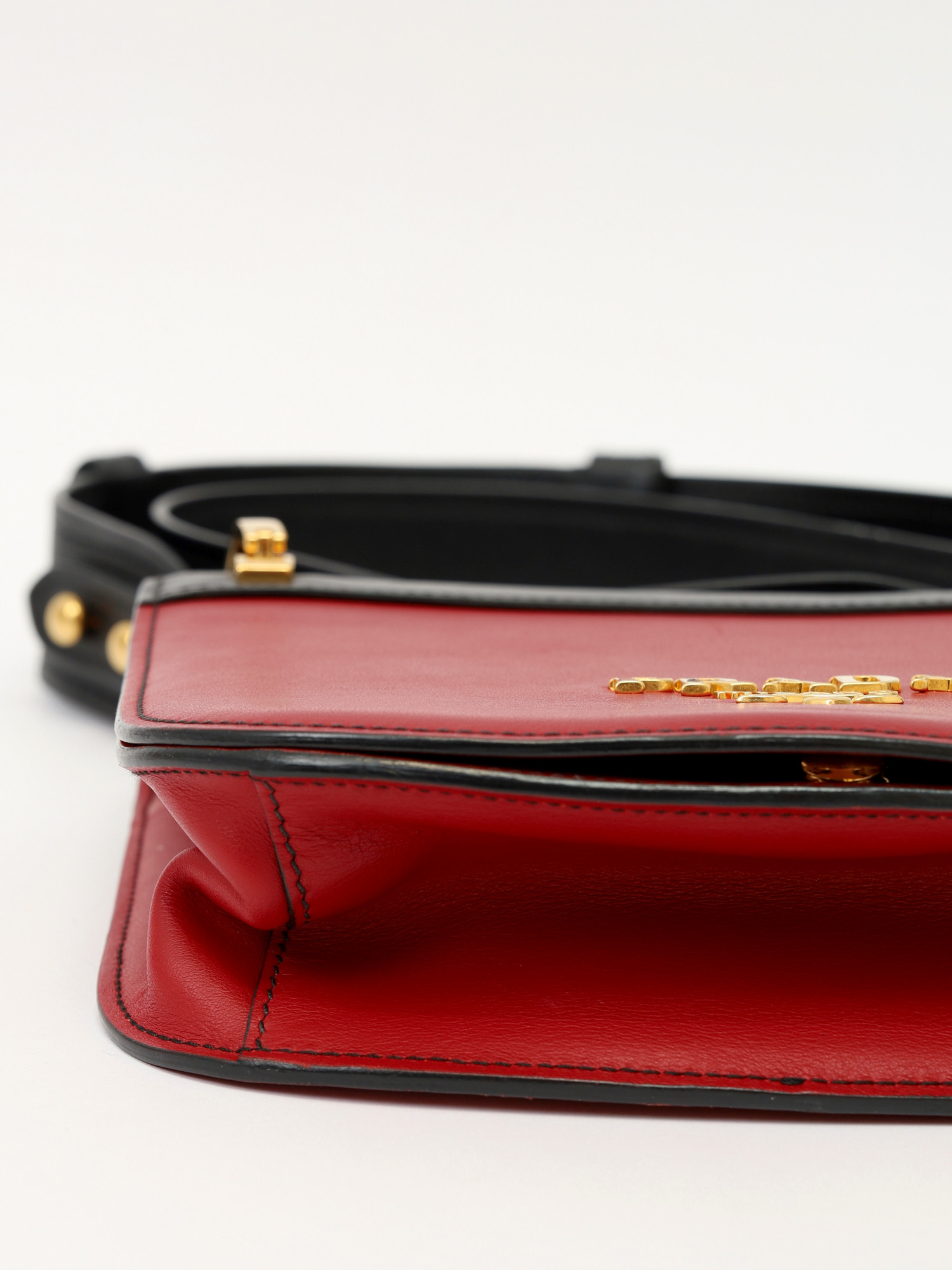 Prada Pionniere 9