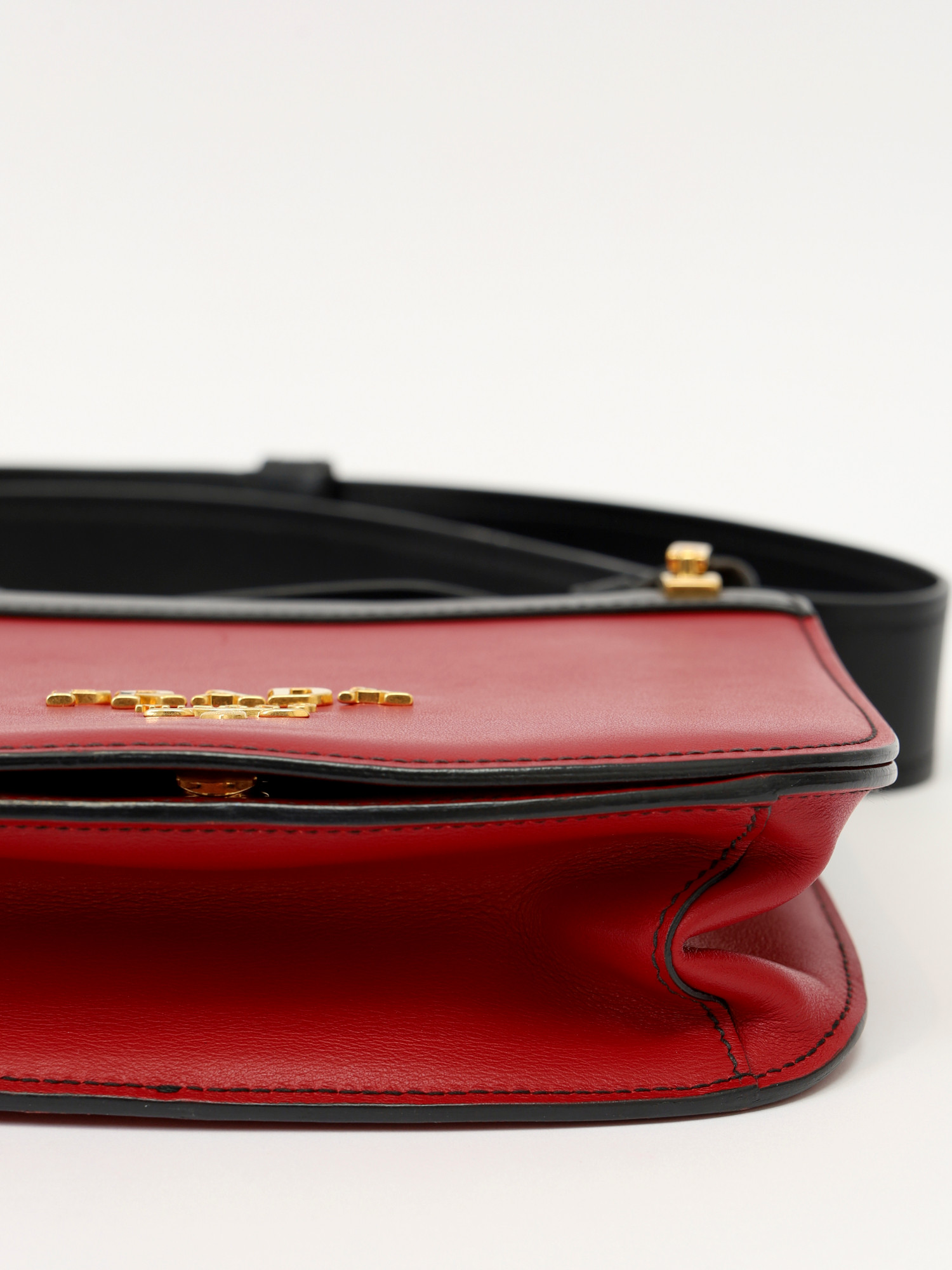 Prada Pionniere 10
